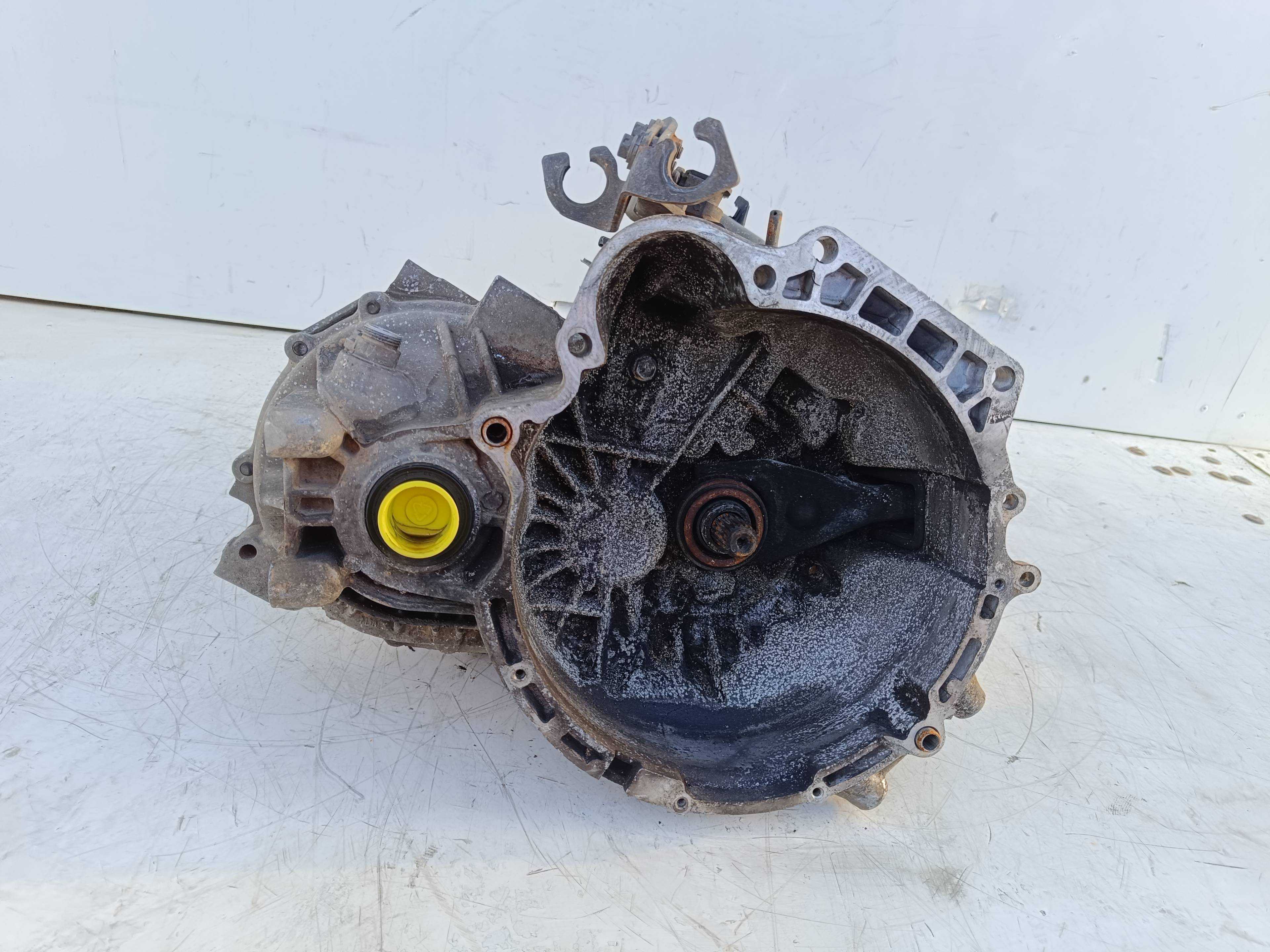 Recambio de caja cambios para hyundai accent (lc) gl 4p referencia OEM IAM HX 2073  