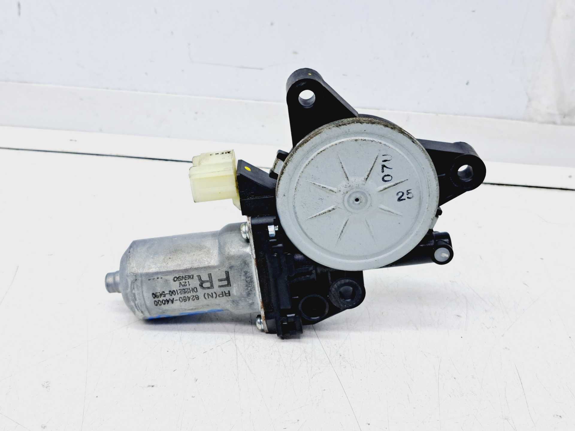 Recambio de motor elevalunas delantero derecho para kia carens ( ) basic referencia OEM IAM 82460A4000 DH2621005490 DENSO