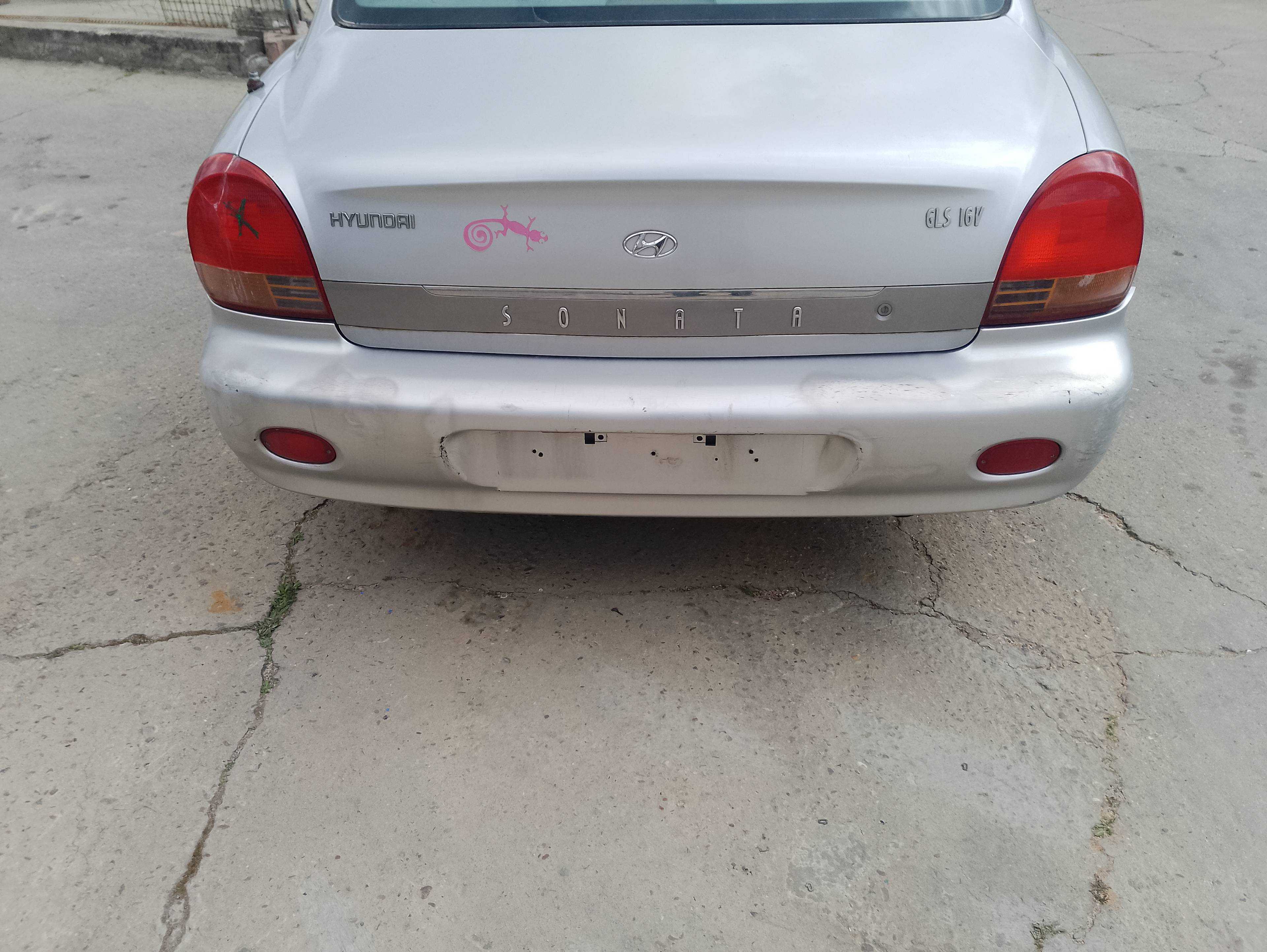 Recambio de paragolpes trasero para hyundai sonata (y4) 2.0i 16v gls referencia OEM IAM   