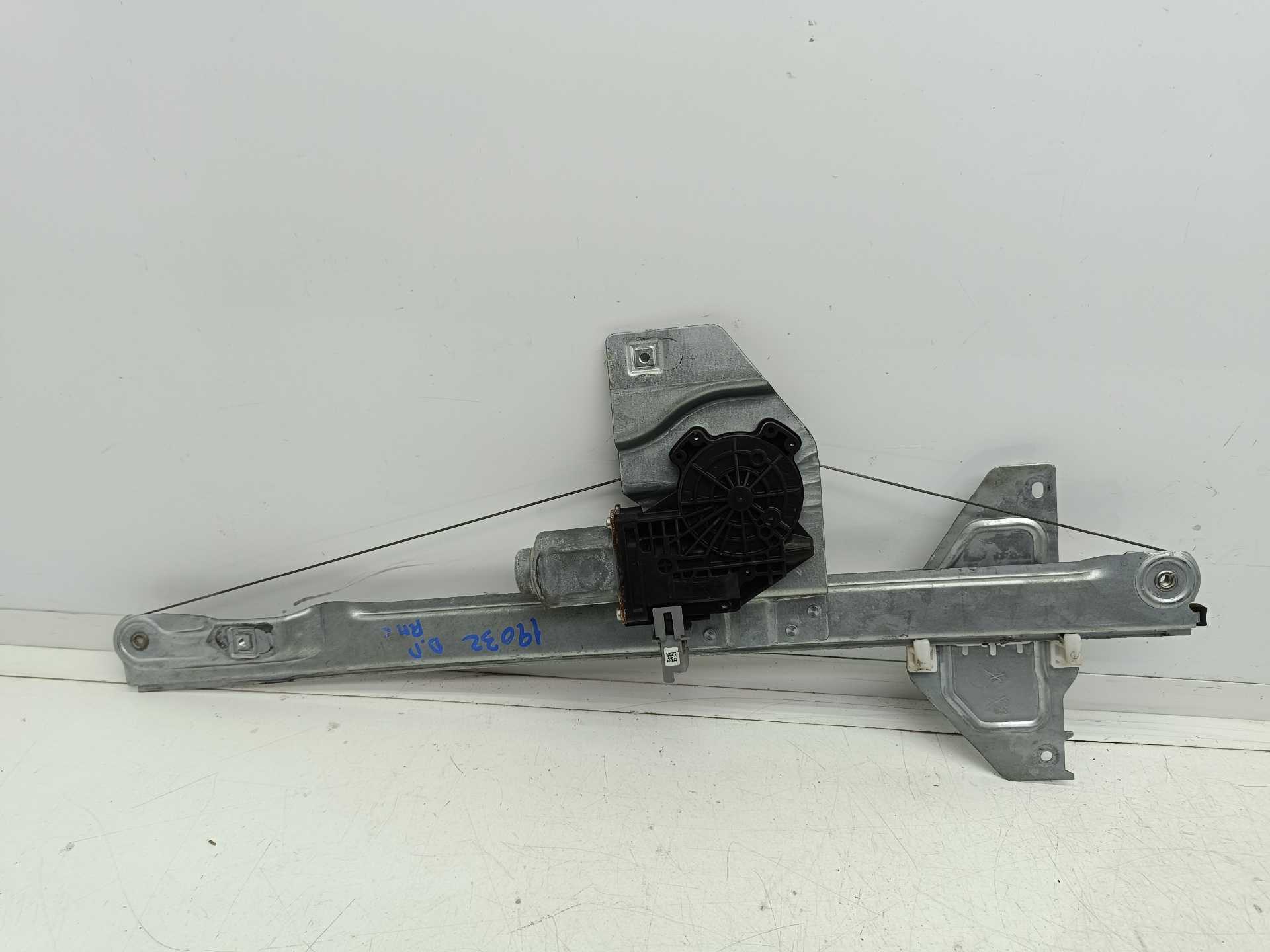 Recambio de elevalunas delantero derecho para citroën berlingo station wagon sx multispace referencia OEM IAM 9672946580 402102K