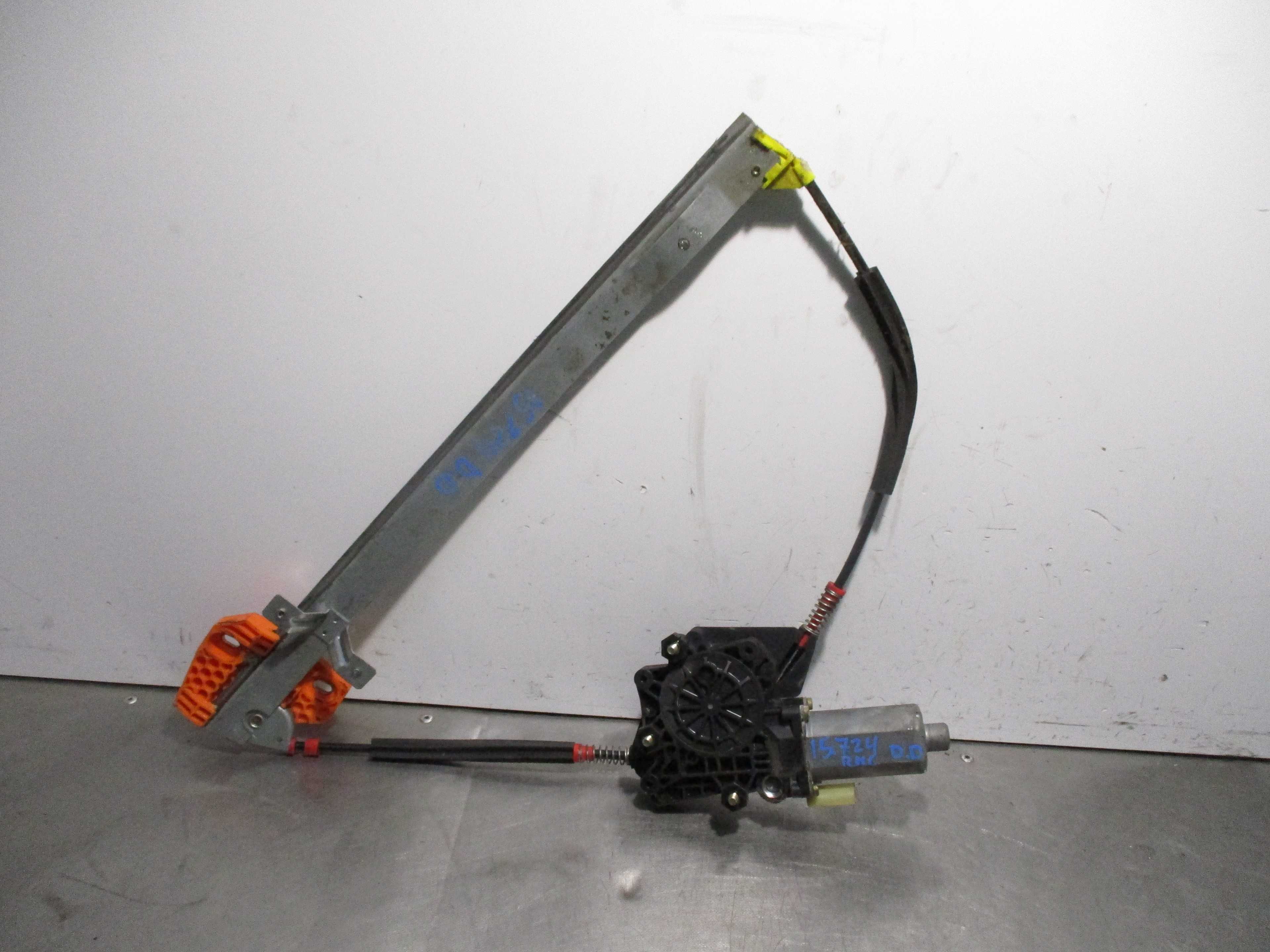 Recambio de elevalunas delantero derecho para ford fiesta berlina básico referencia OEM IAM 96FGA23200  