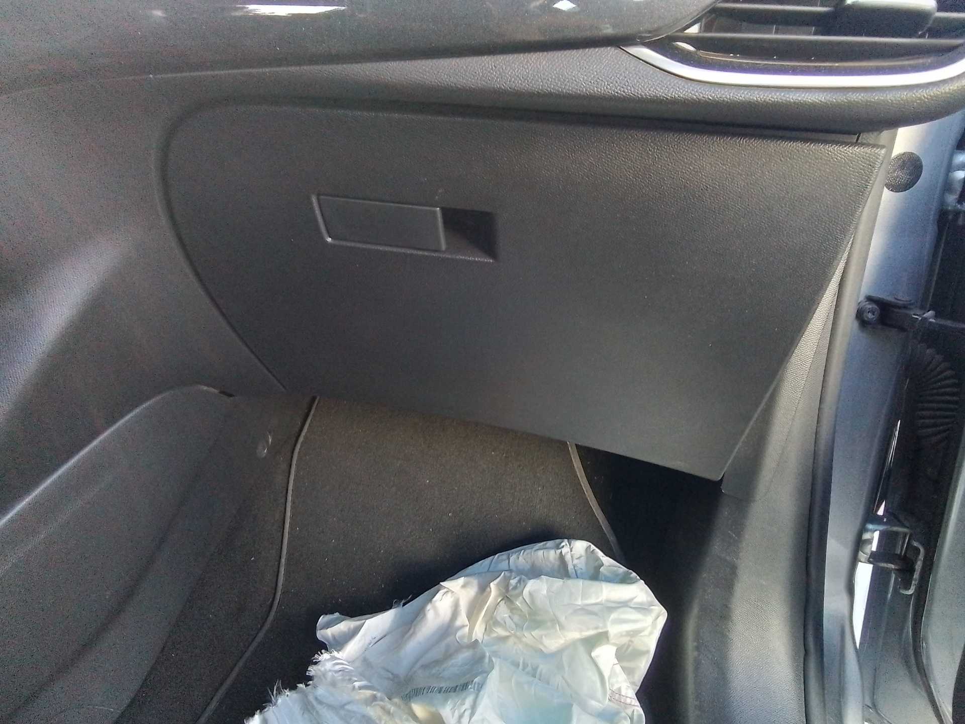 Recambio de guantera para opel corsa f edition referencia OEM IAM   