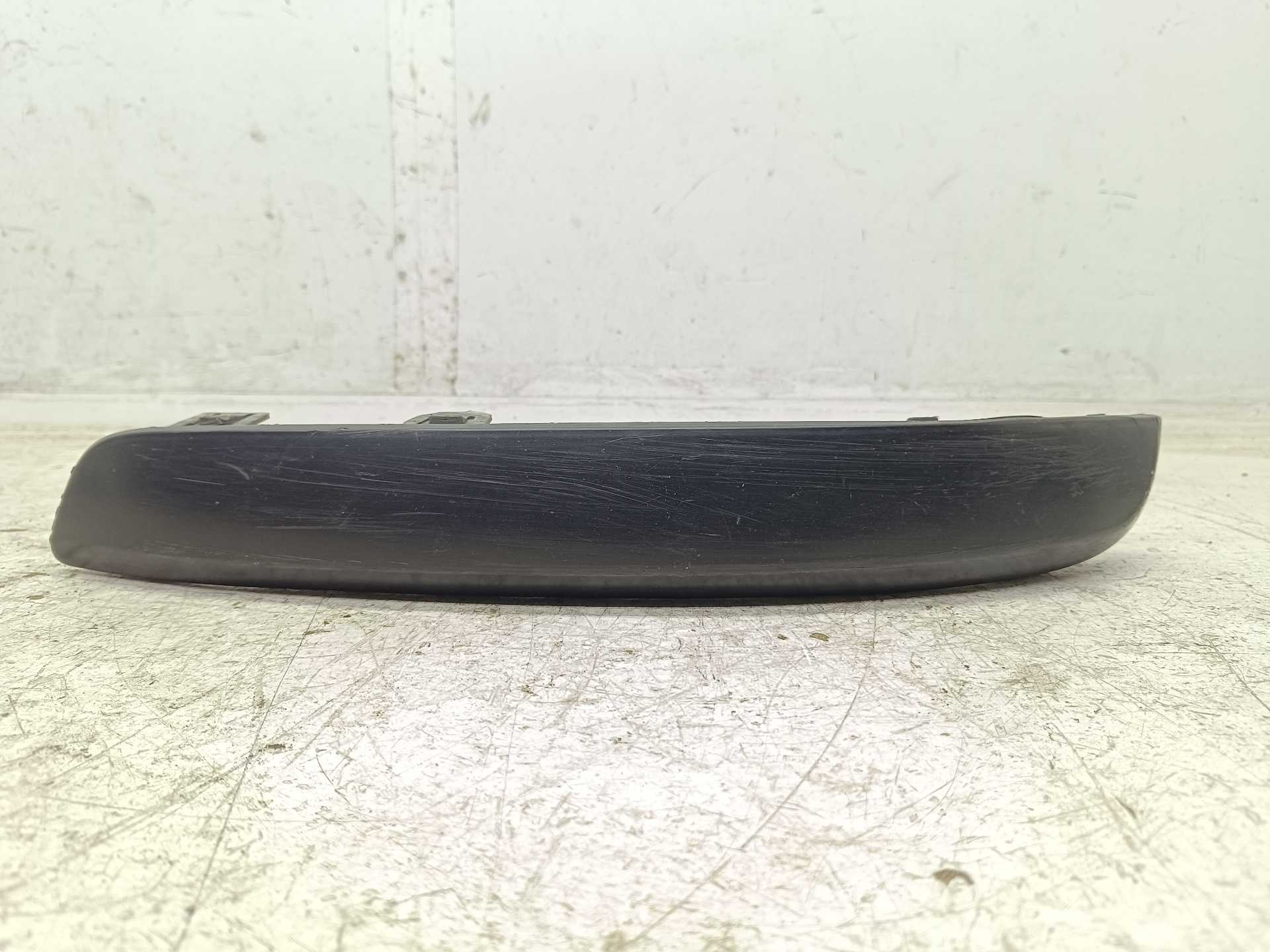 Recambio de moldura paragolpes delantera izquierda para peugeot 407 sr sport referencia OEM IAM 9644644677  