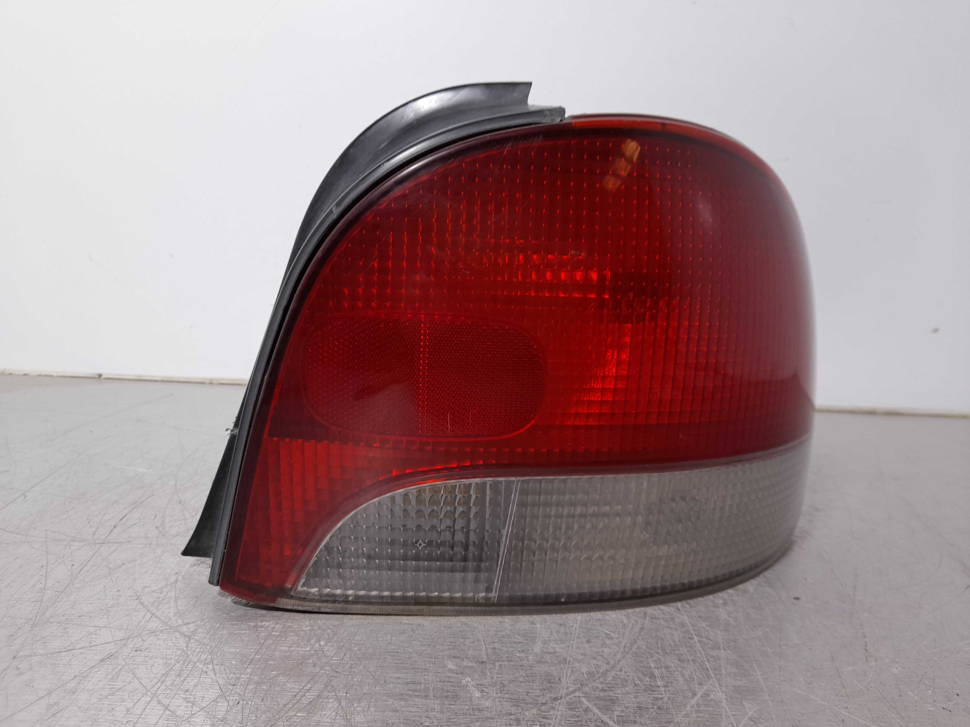 Recambio de piloto trasero derecho para hyundai accent (x3) 1.3 gls automático referencia OEM IAM   