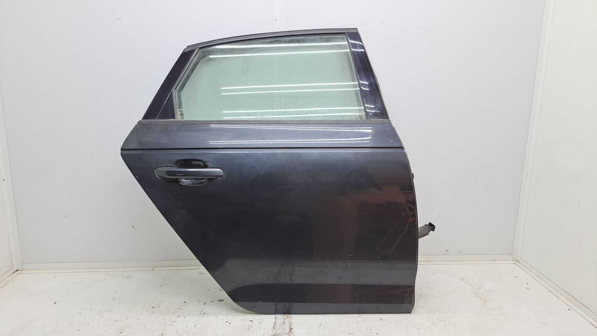 Recambio de puerta trasera derecha para audi a4 berlina (8w2) básico referencia OEM IAM 8W5833052C  
