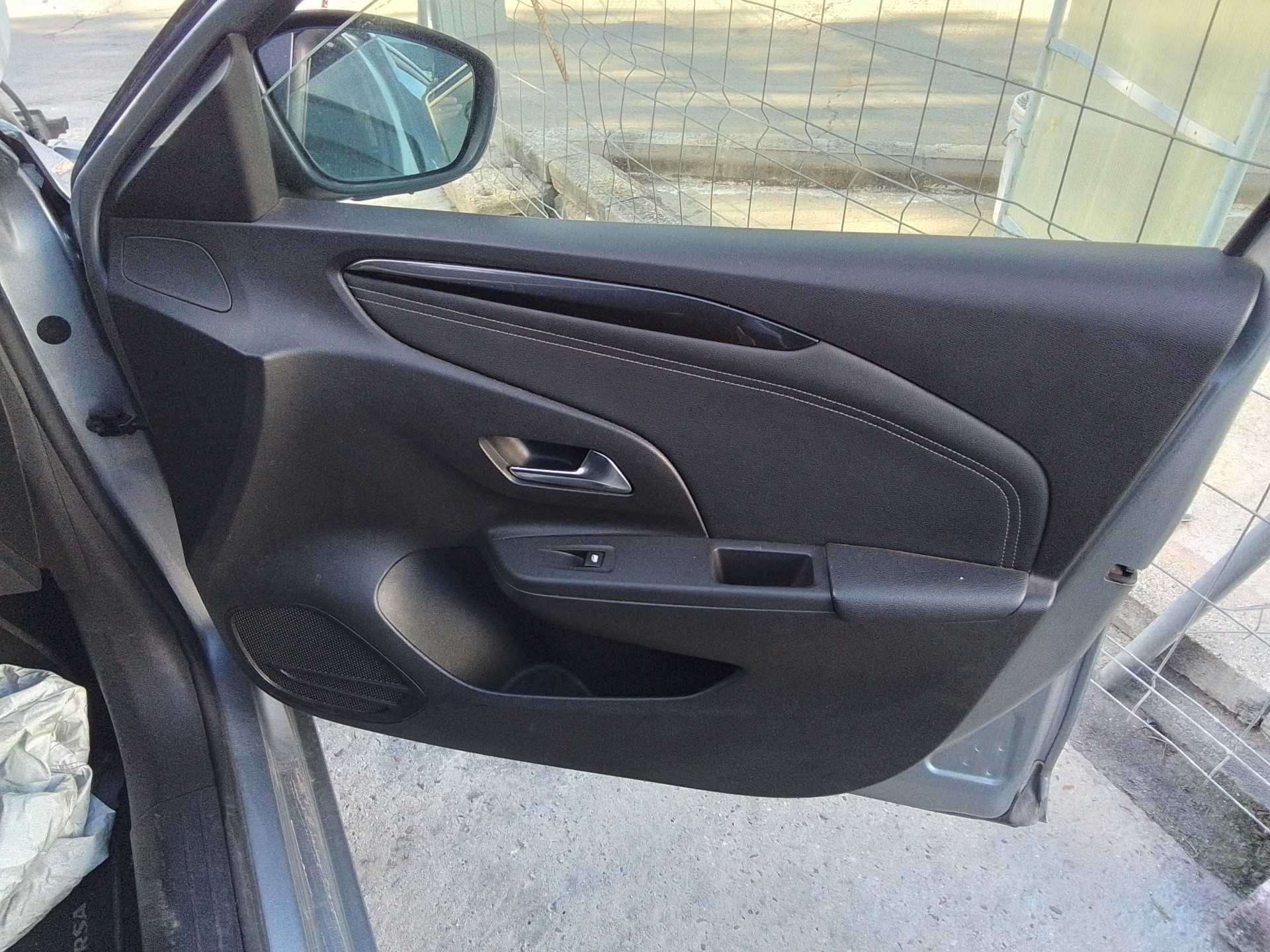 Recambio de guarnecido puerta delantera derecha para opel corsa f edition referencia OEM IAM   