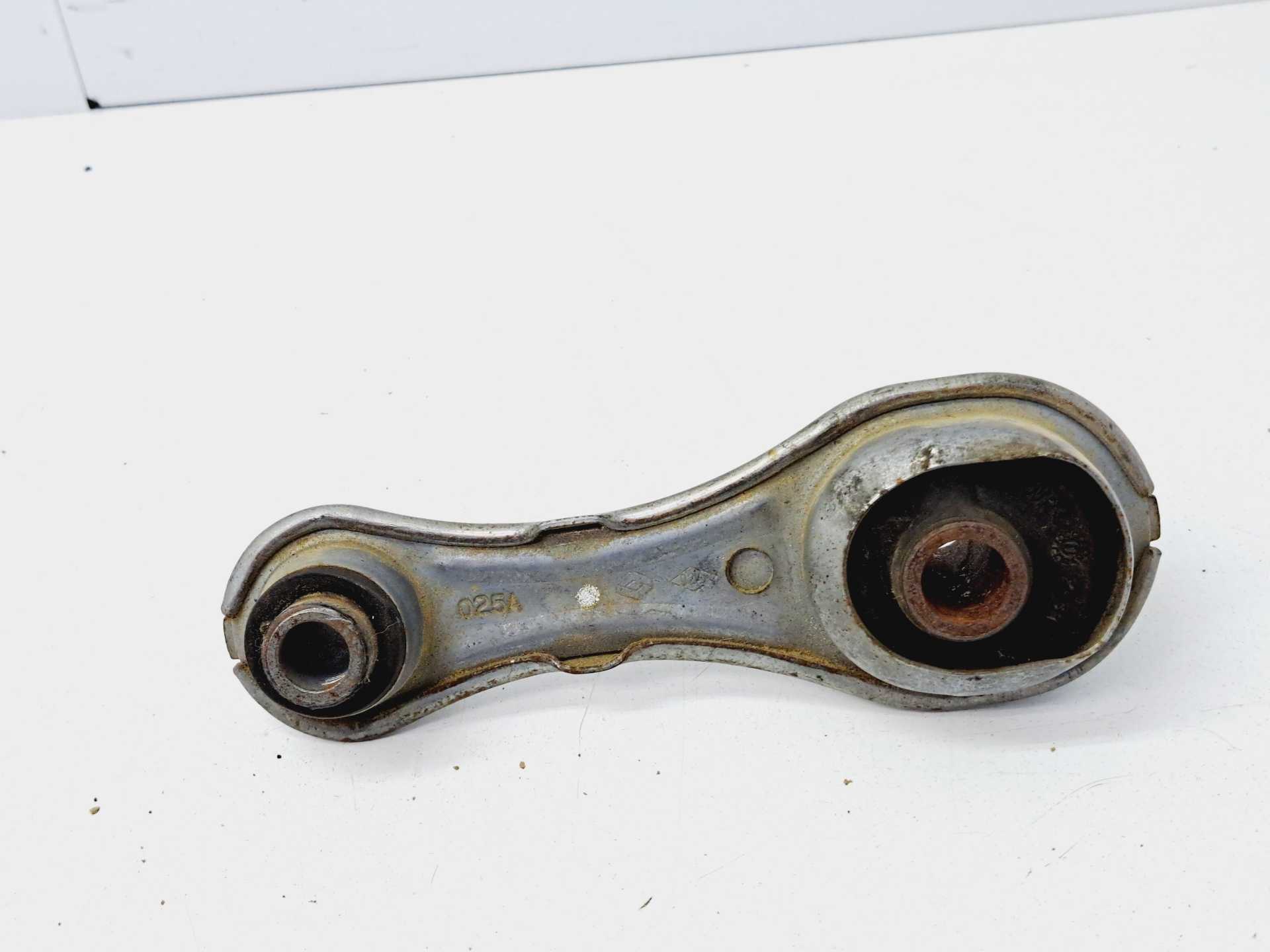 Recambio de soporte motor trasero para renault express referencia OEM IAM 112381035R  