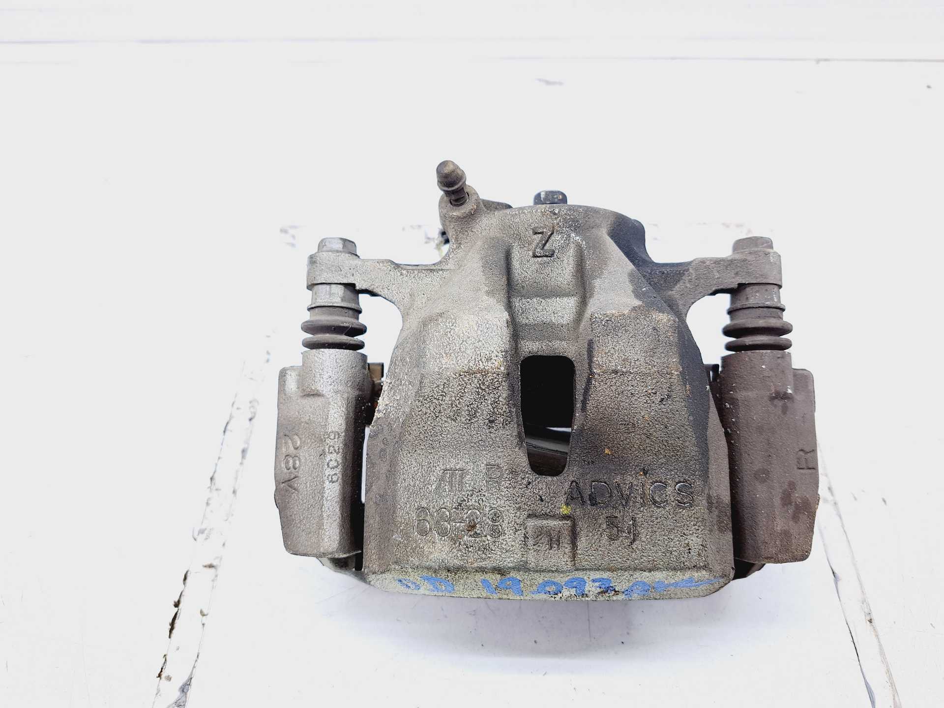Recambio de pinza de freno delantera derecha para toyota prius+ advance referencia OEM IAM 632851 4773042091 