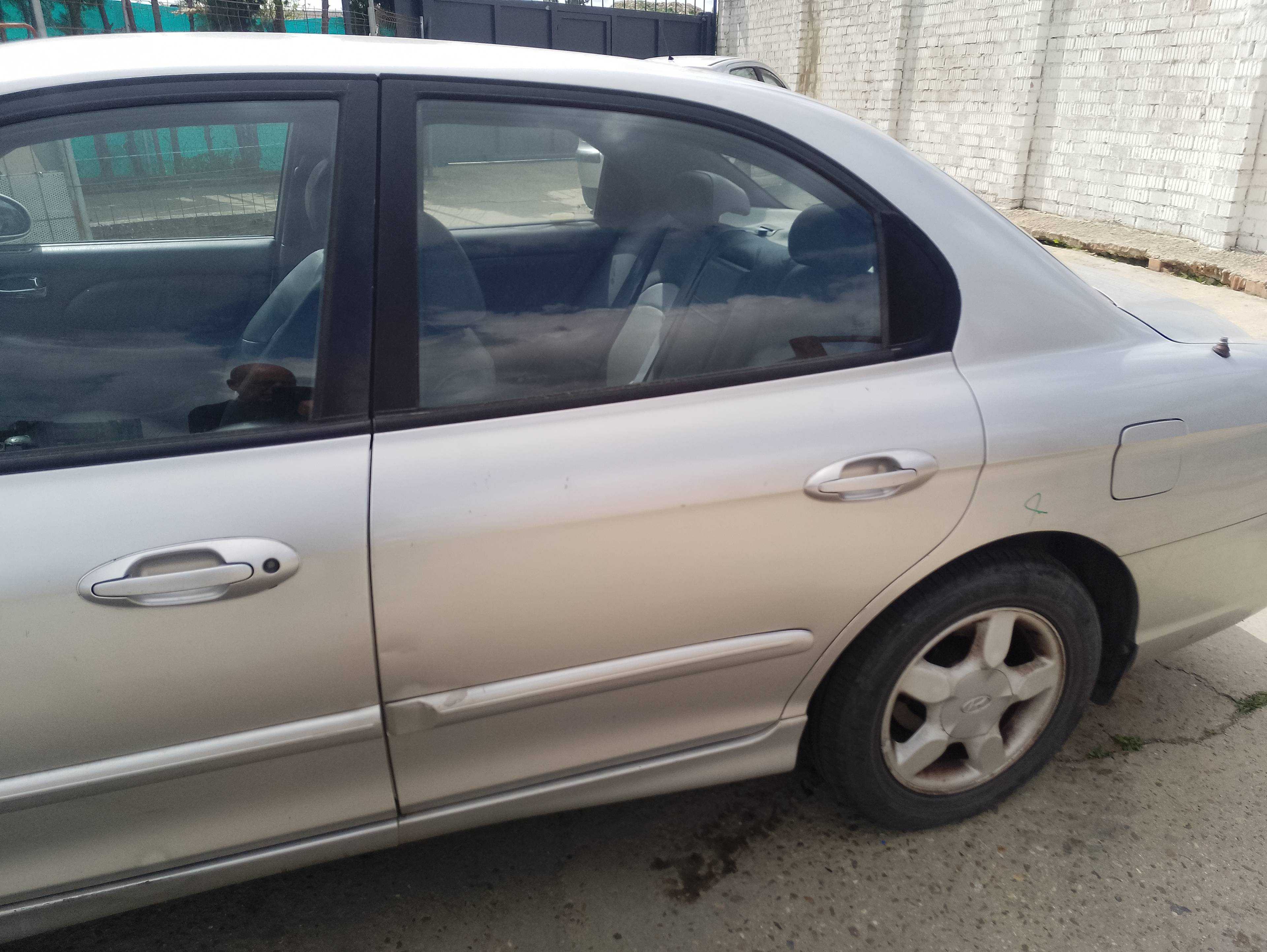 Recambio de puerta trasera izquierda para hyundai sonata (y4) 2.0i 16v gls referencia OEM IAM   