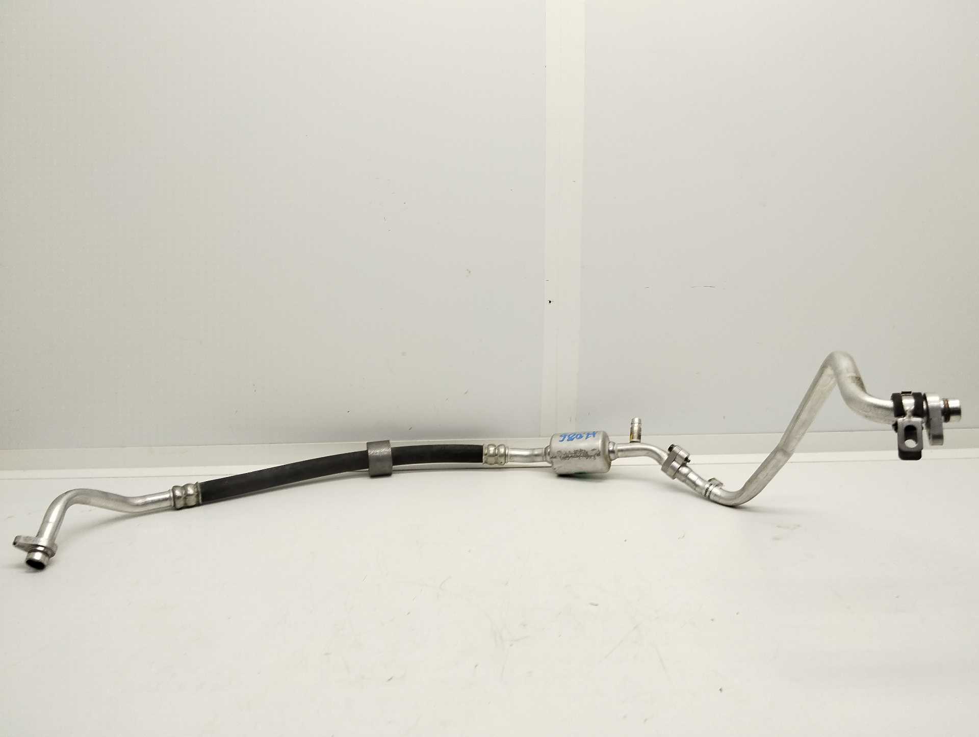 Recambio de tubos aire acondicionado para dacia sandero stepway comfort referencia OEM IAM 924546917R  
