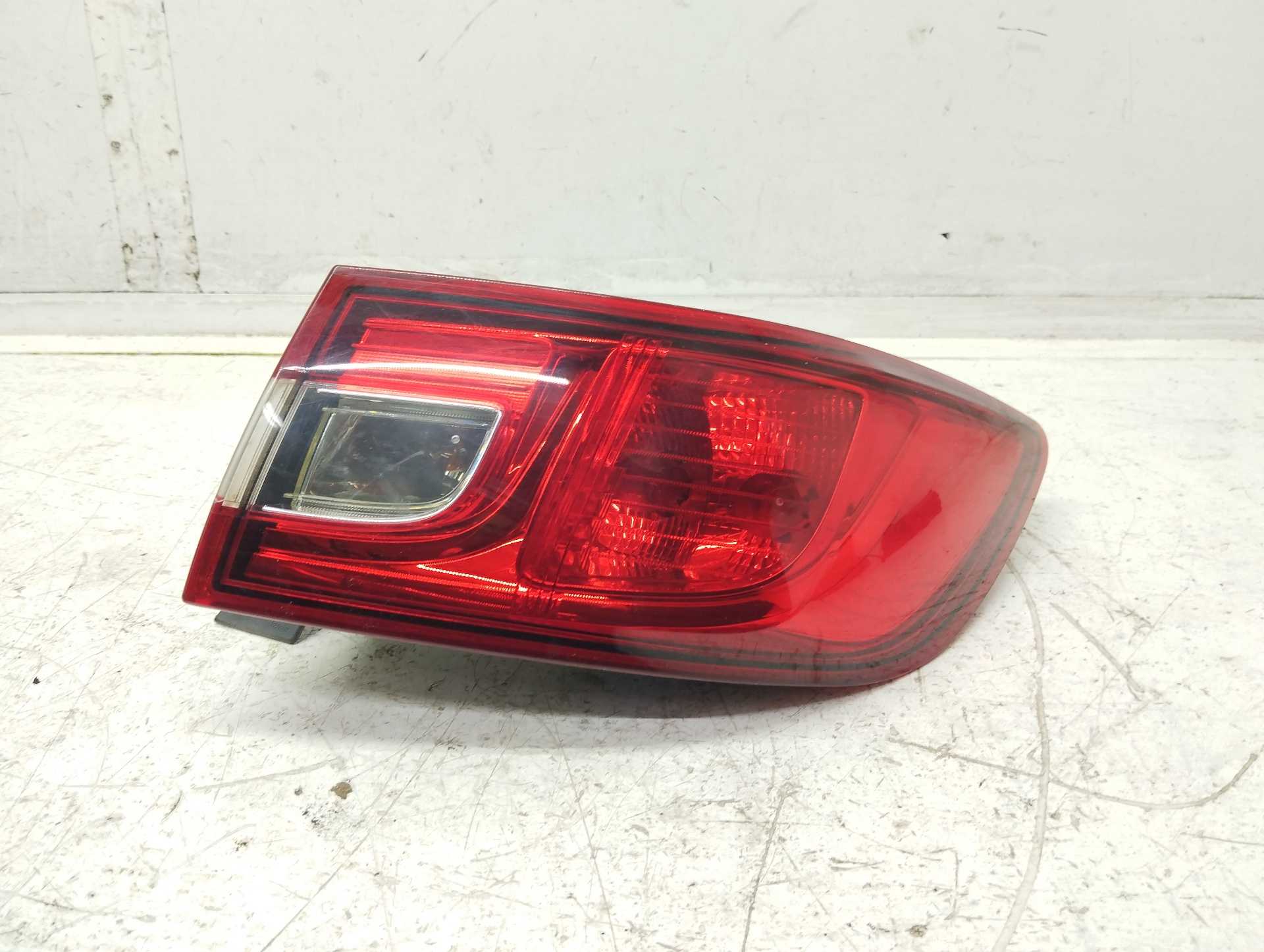 Recambio de piloto trasero derecho para renault clio iv 1.5 dci referencia OEM IAM 265502631R  