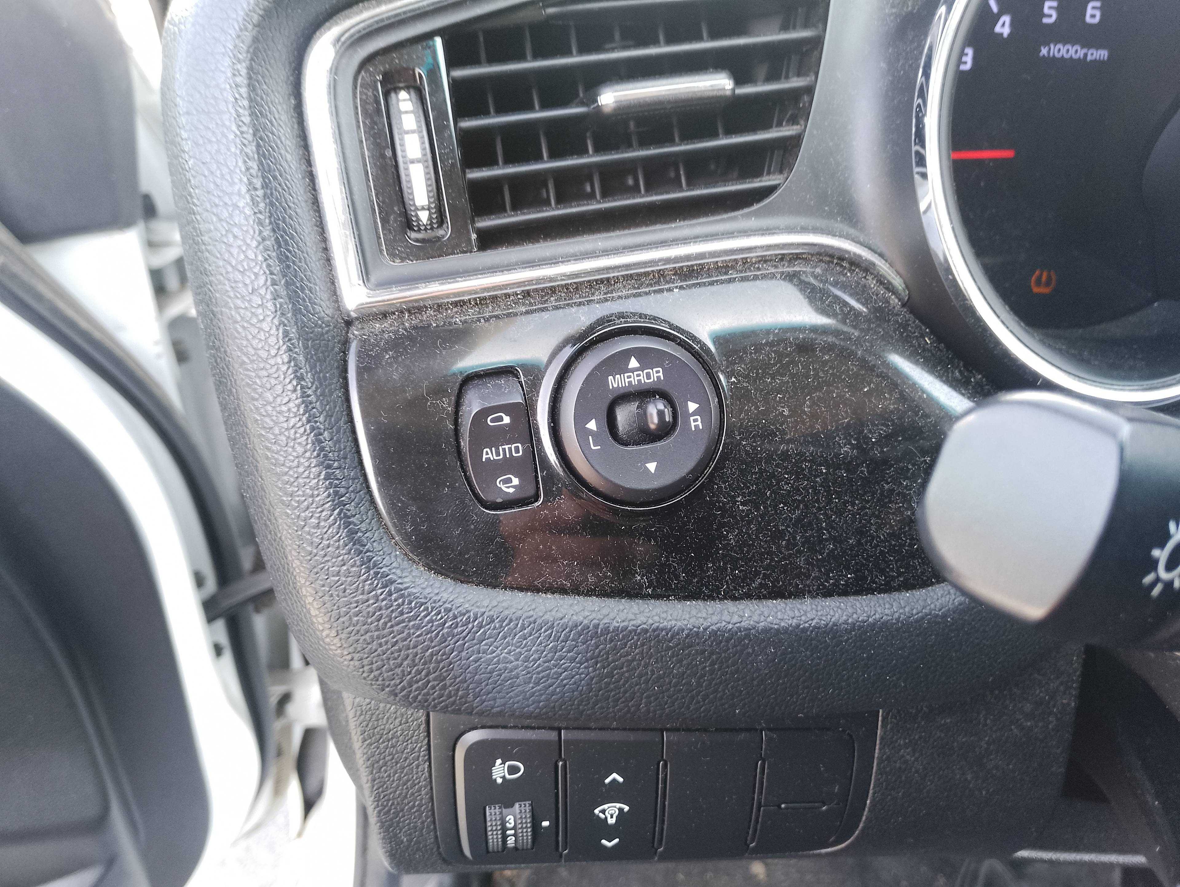 Recambio de mando retrovisor para kia cee´d business referencia OEM IAM   