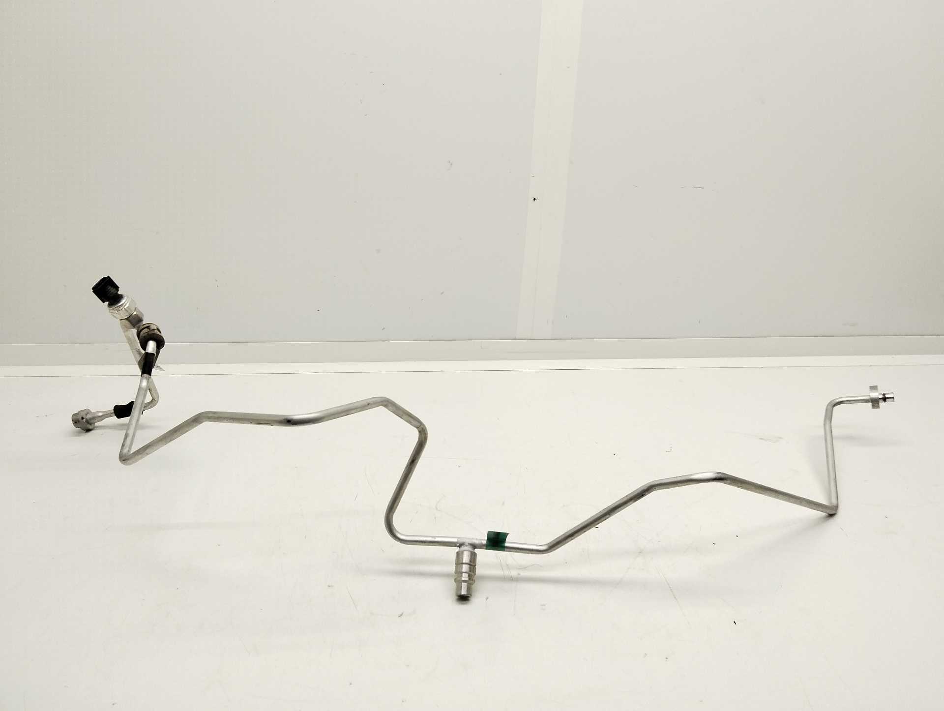 Recambio de tubos aire acondicionado para dacia sandero stepway comfort referencia OEM IAM 924402191R  