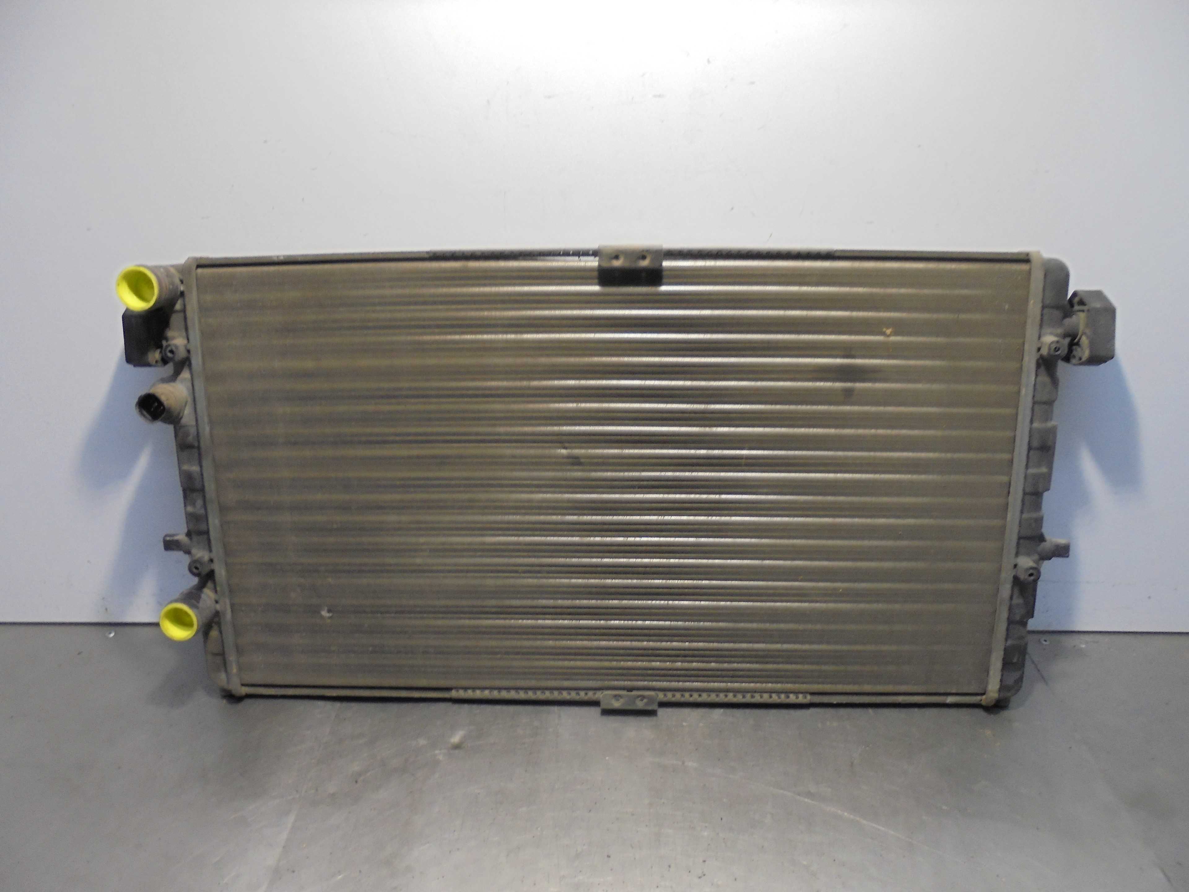 Recambio de radiador agua para seat cordoba berlina (6k2) stella referencia OEM IAM 860872C VALEO 