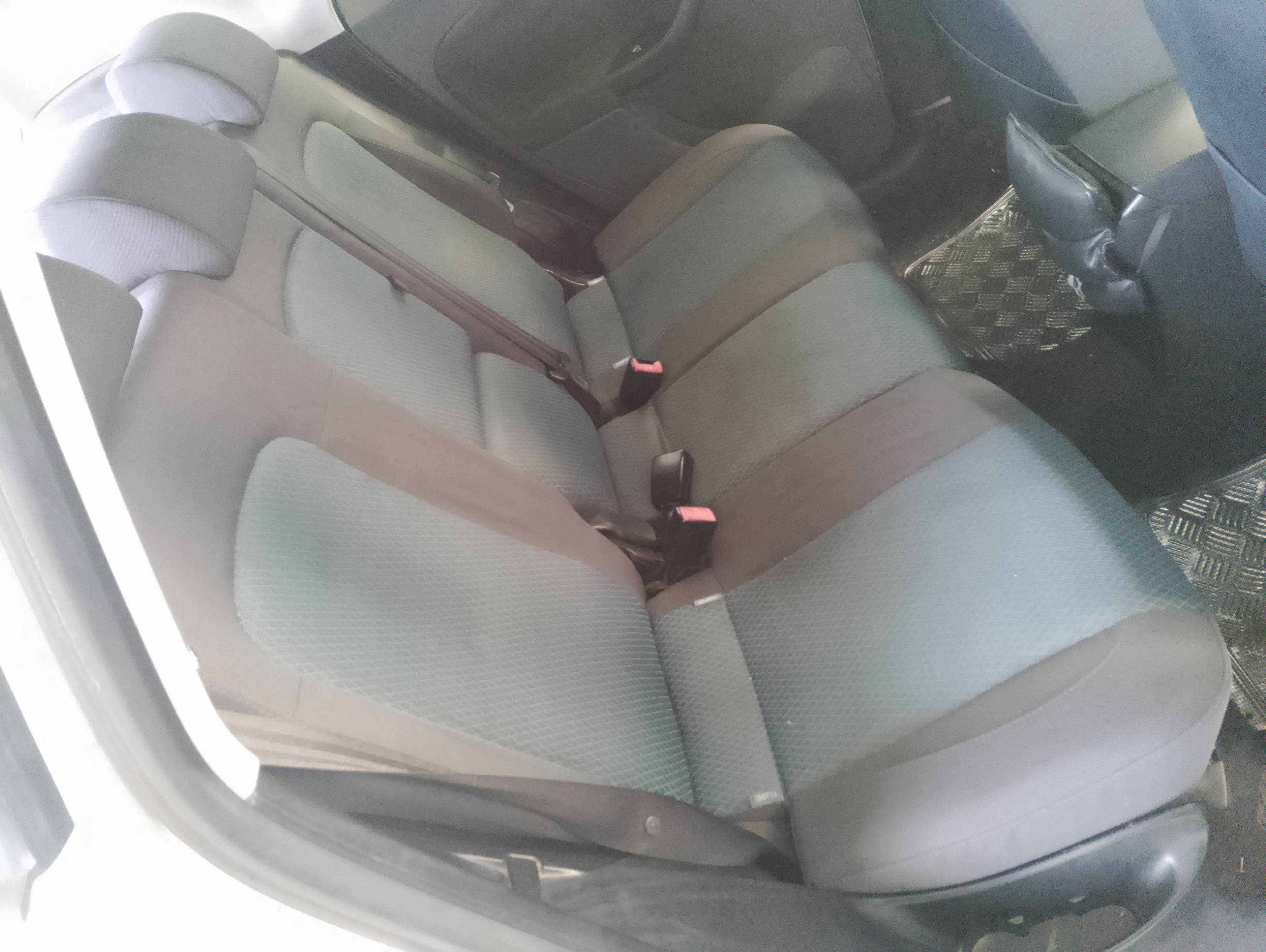 Recambio de asientos traseros para seat toledo (5p2) exclusive referencia OEM IAM   