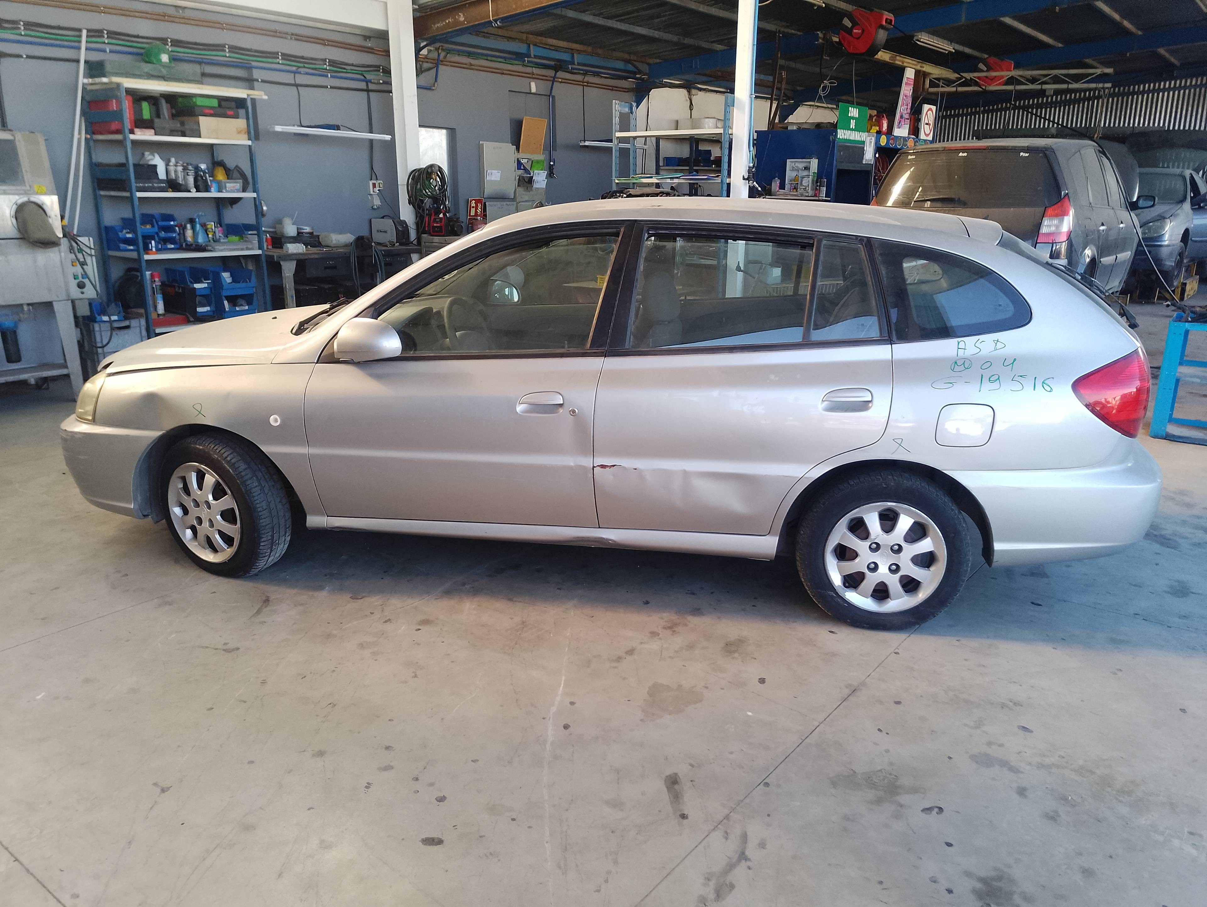 kia rio del año 2004