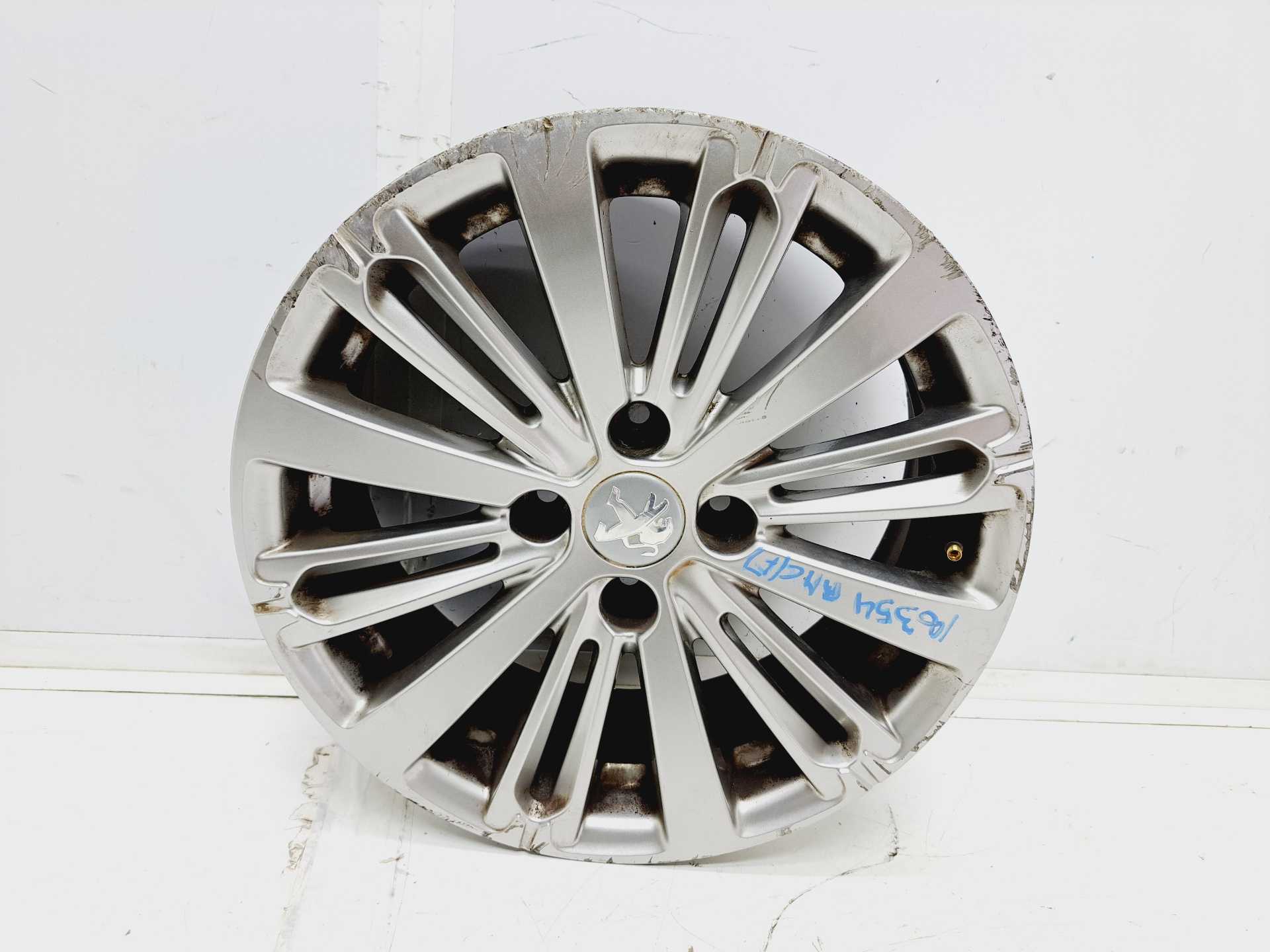 Recambio de llanta para peugeot 208 1.2 12v e-vti referencia OEM IAM R16 9808137577 