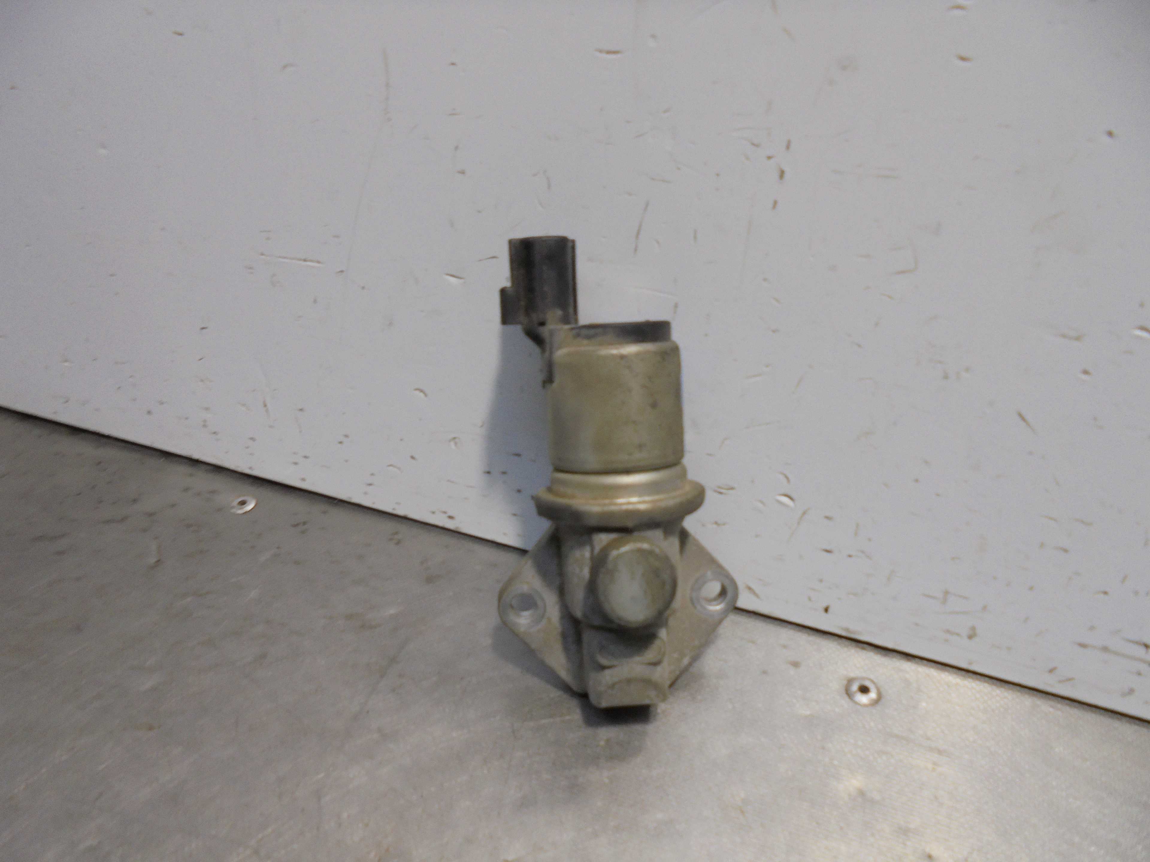 Recambio de valvula ralenti para ford fiesta berlina básico referencia OEM IAM   