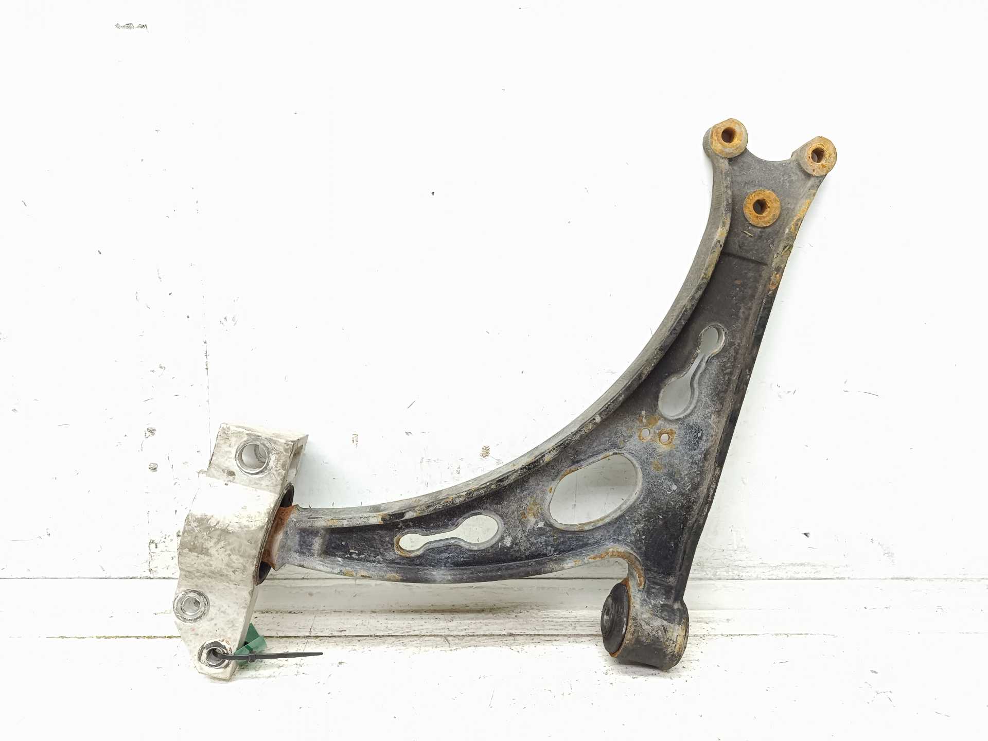 Recambio de brazo suspension inferior delantero derecho para seat toledo (5p2) exclusive referencia OEM IAM   