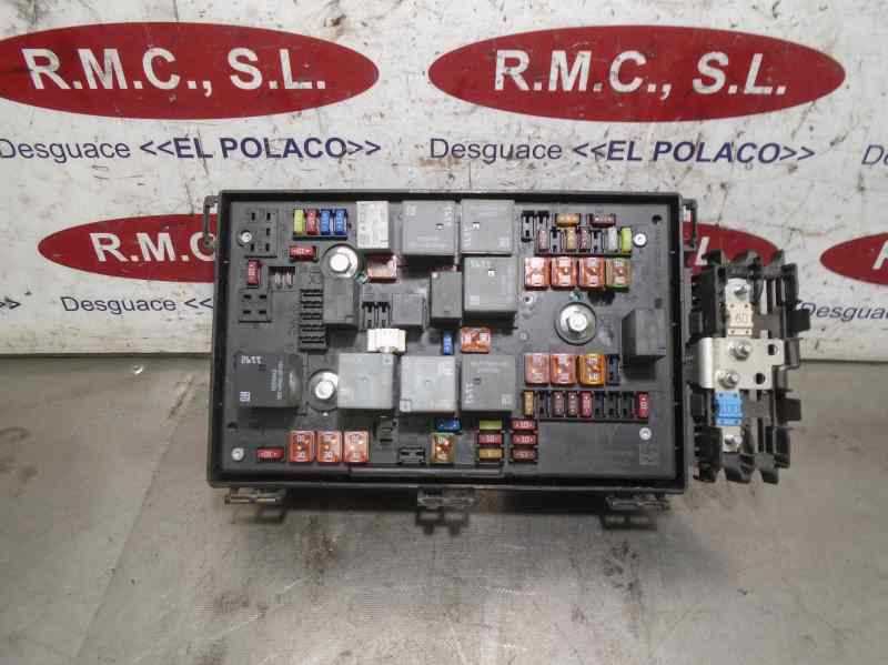 Recambio de caja reles / fusibles para opel astra j lim. 1.7 16v cdti referencia OEM IAM 13368641 TY 
