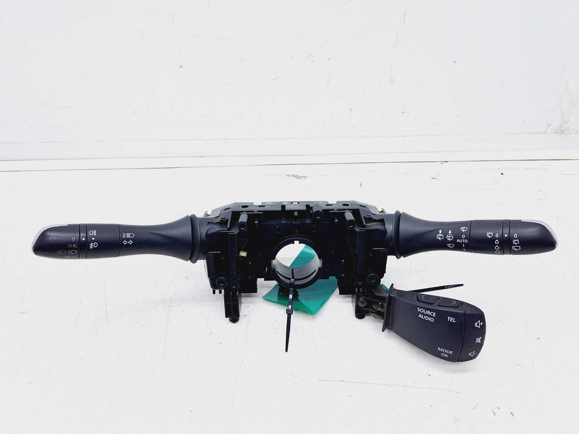 Recambio de mando luces para renault kadjar bose edition referencia OEM IAM 255678341R  