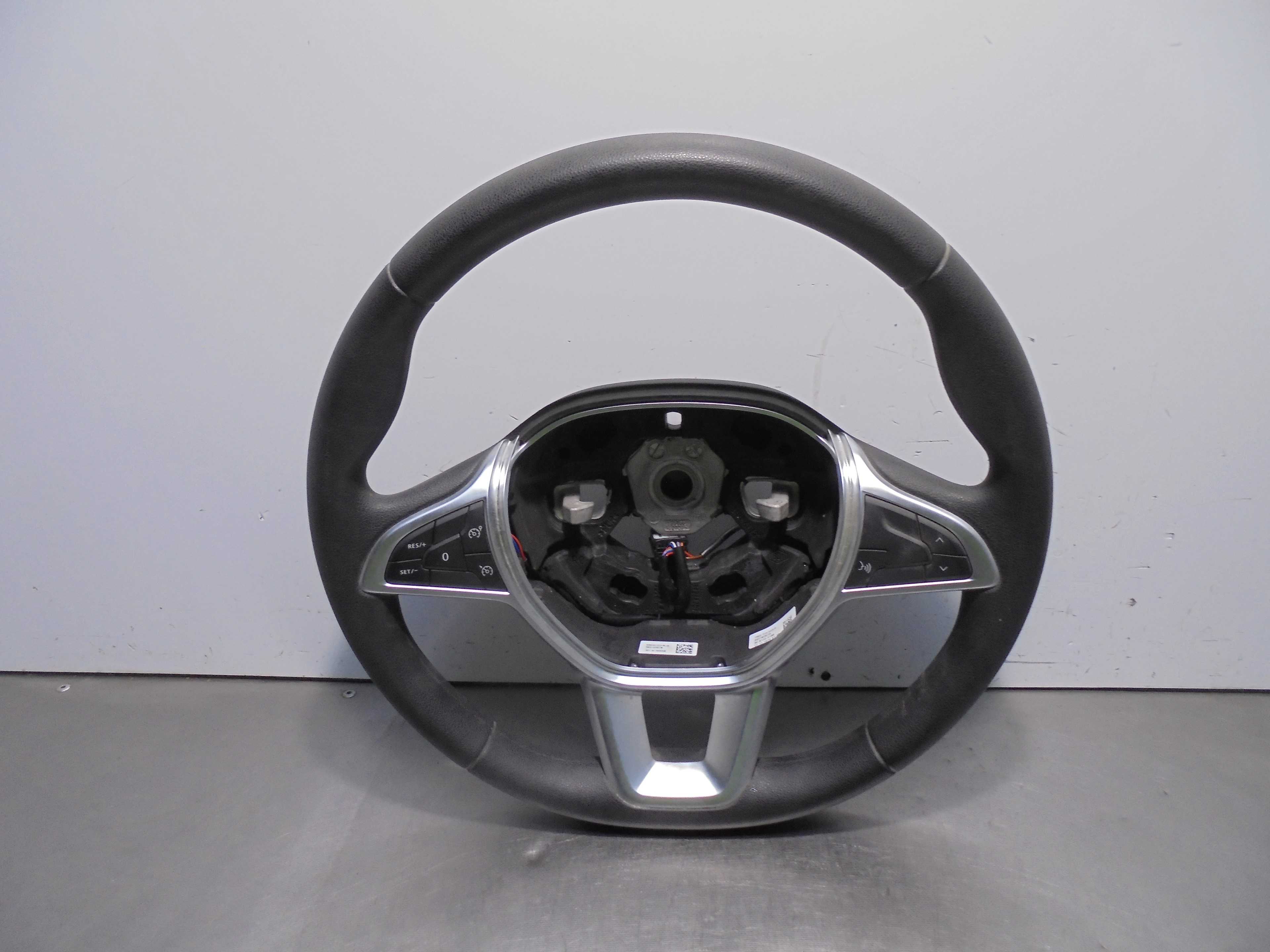 Recambio de volante para renault express referencia OEM IAM 484007251R  