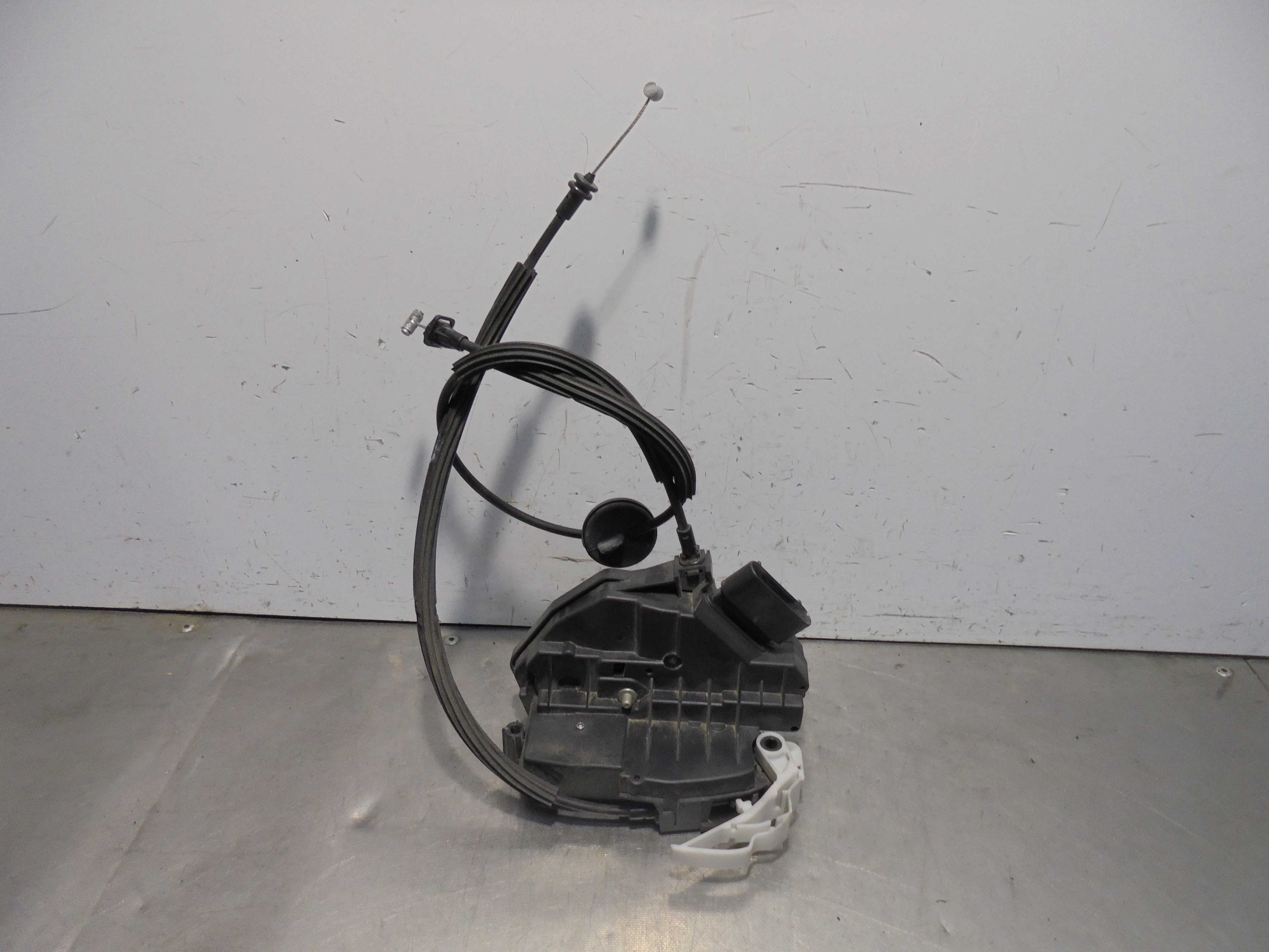 Recambio de cerradura puerta delantera derecha para ford tourneo courier (c4a) ambiente referencia OEM IAM BM5AA21812BG  