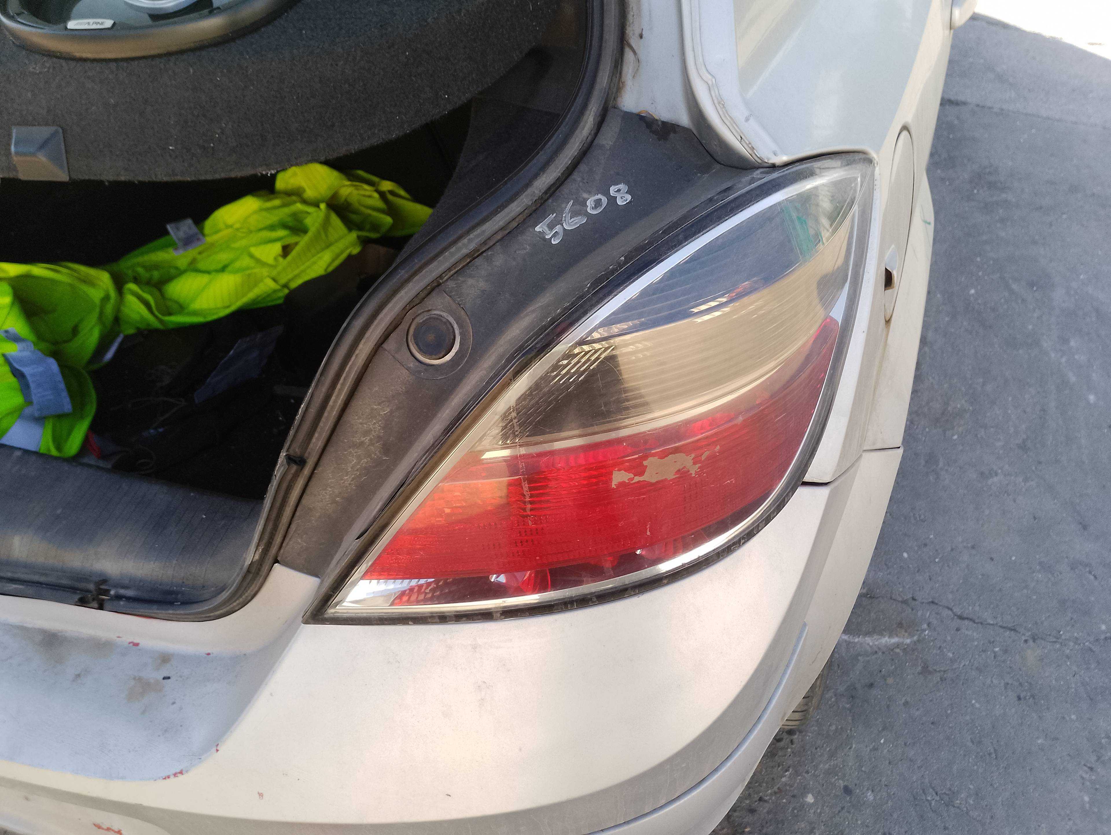 Recambio de piloto trasero derecho para opel astra h berlina cosmo referencia OEM IAM   
