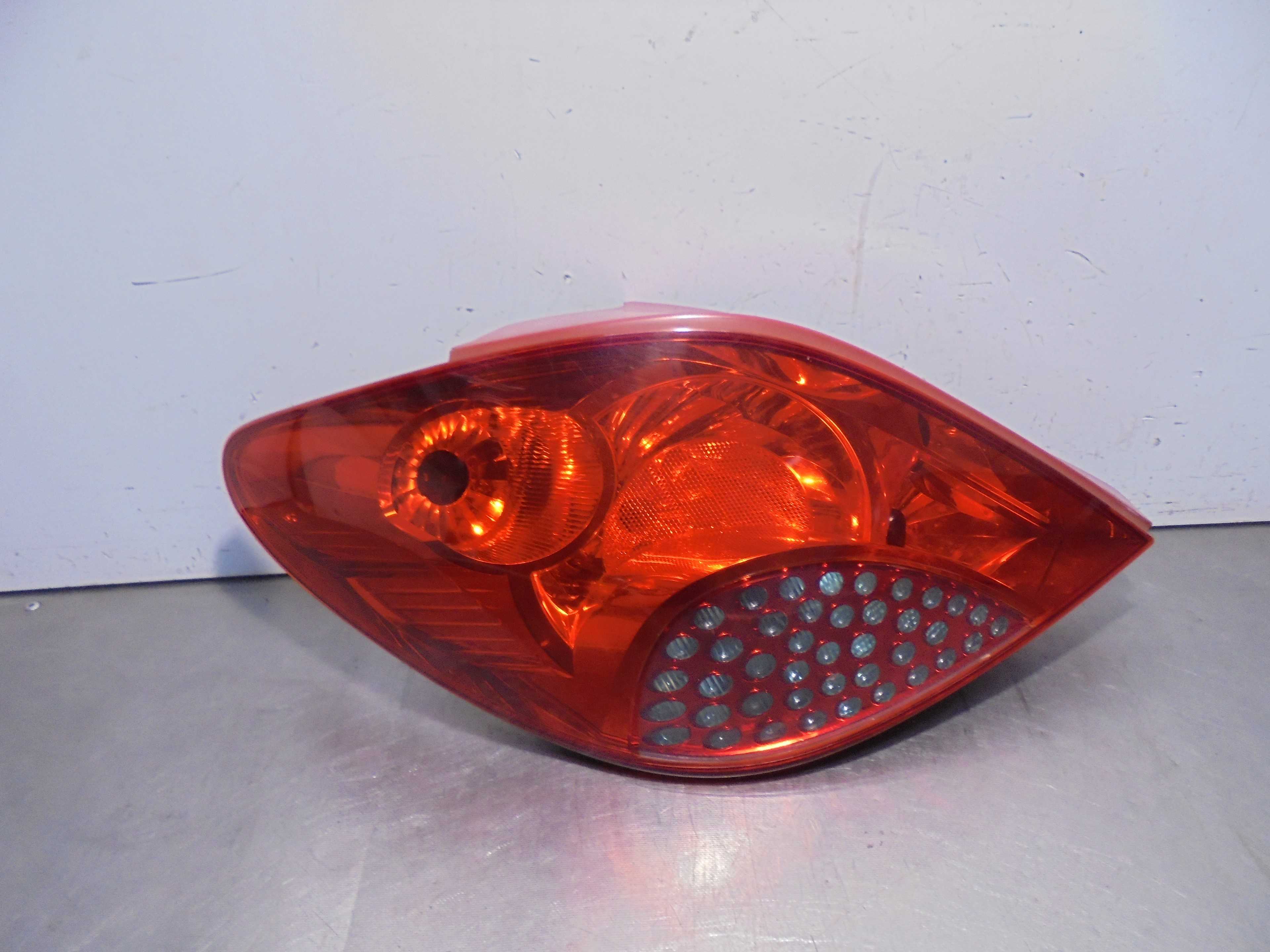 Recambio de piloto trasero izquierdo para peugeot 207 confort referencia OEM IAM 9649986680 VISTEON 