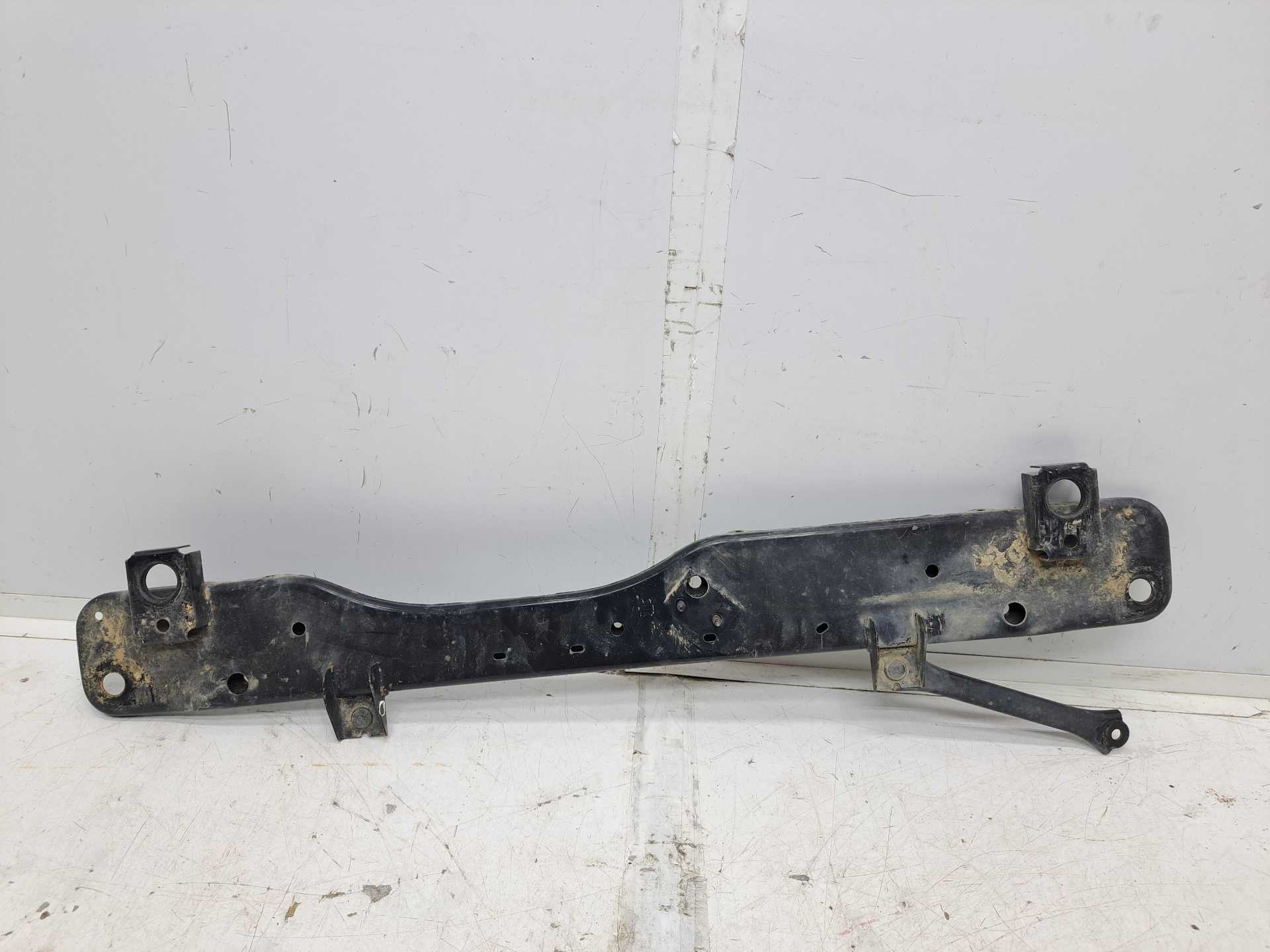 Recambio de travesaño inferior para nissan qashqai (j11) n-style referencia OEM IAM   
