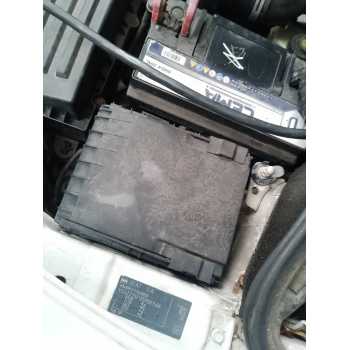CAJA RELES / FUSIBLES 