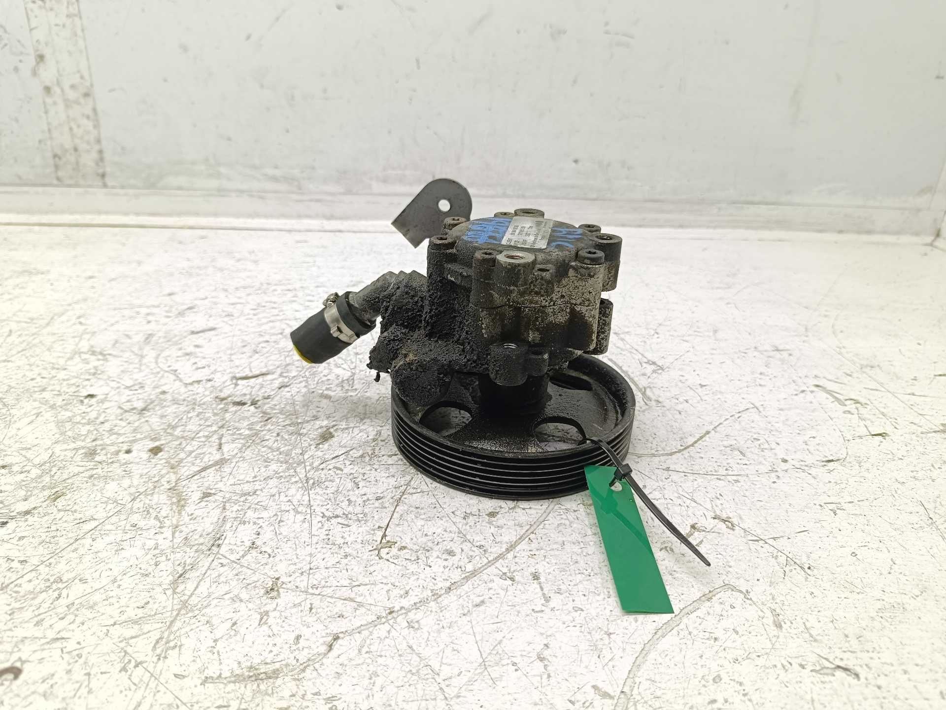 Recambio de bomba direccion para peugeot 407 sr sport referencia OEM IAM 9637000880  