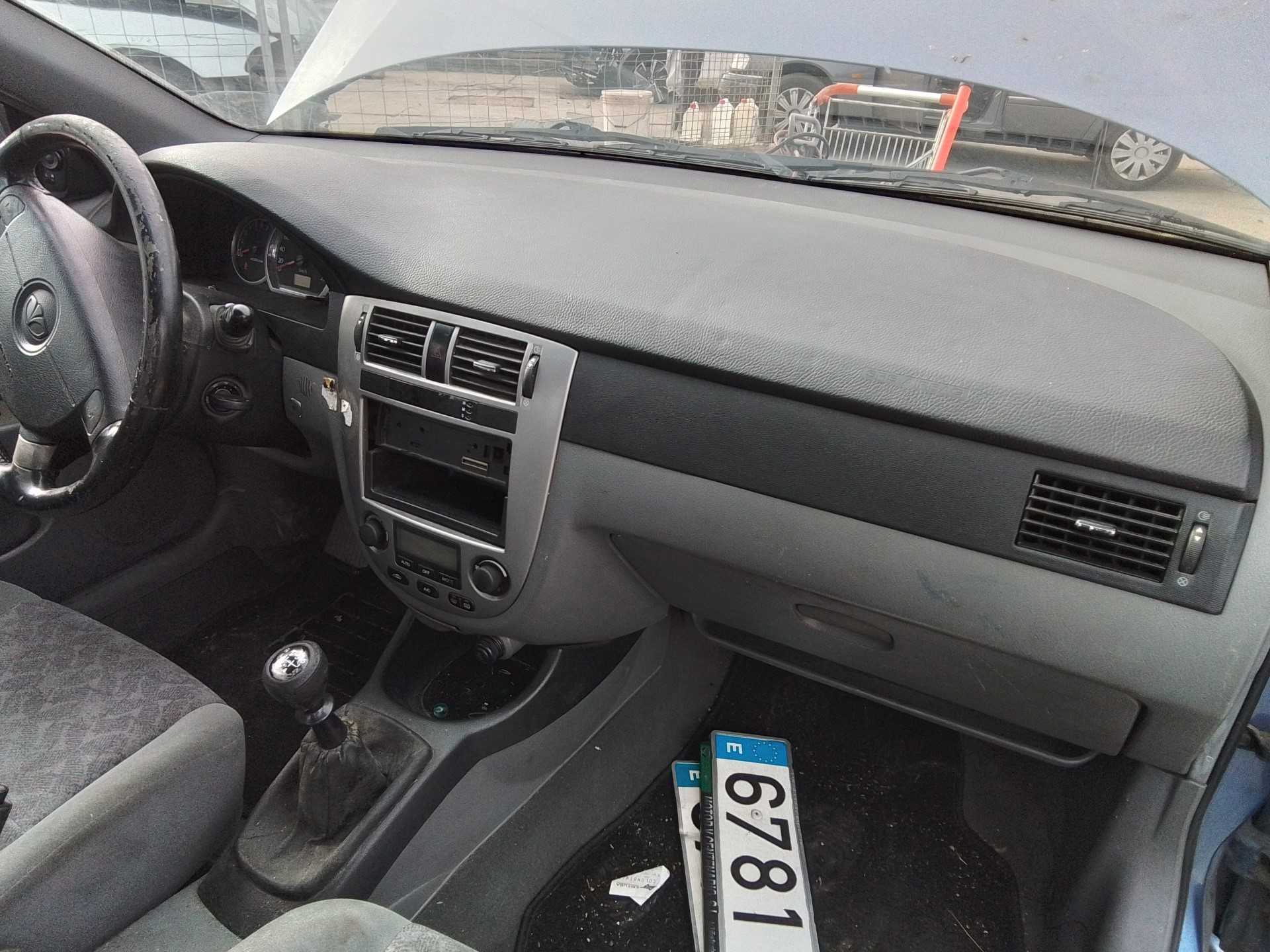 Recambio de salpicadero para daewoo nubira berlina se referencia OEM IAM   