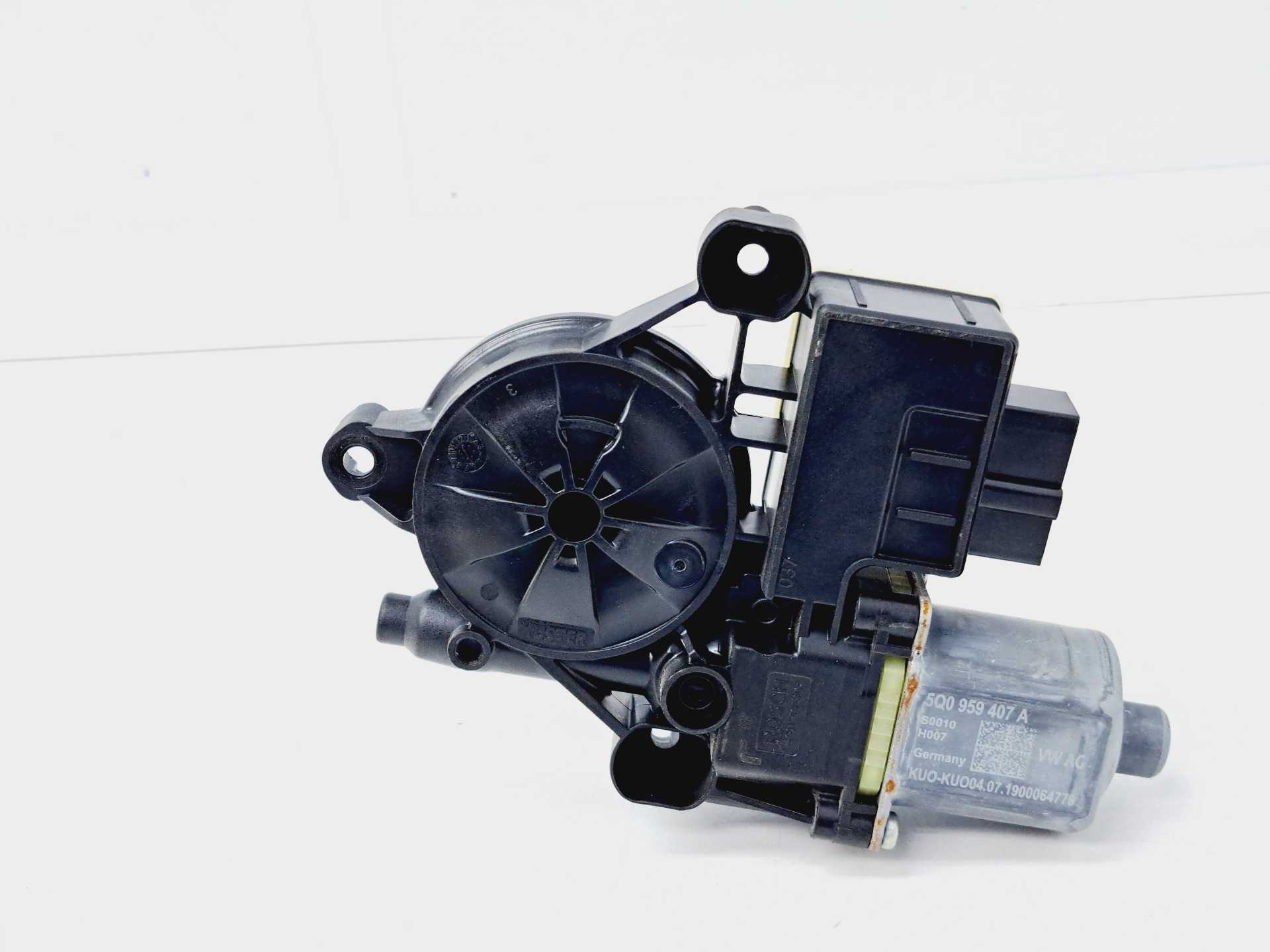 Recambio de motor elevalunas trasero derecho para skoda fabia active referencia OEM IAM 5Q0959407A BOSCH 