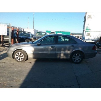 mercedes-benz clase e (w211) berlina del año 2006