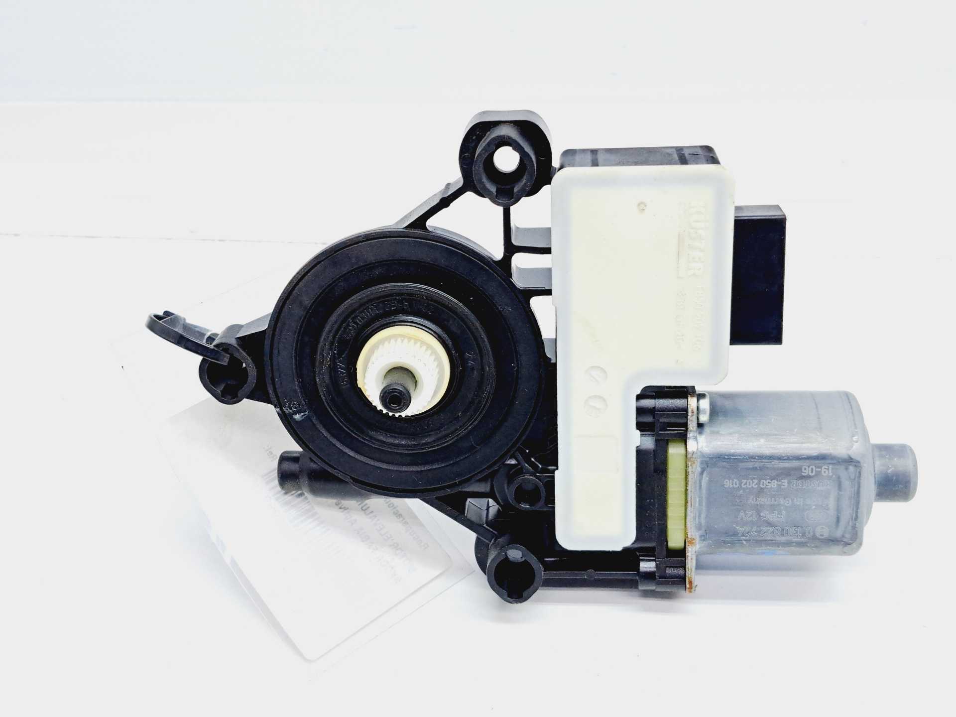 Recambio de motor elevalunas trasero izquierdo para skoda fabia active referencia OEM IAM 5Q0959408A 0130822724 BOSCH