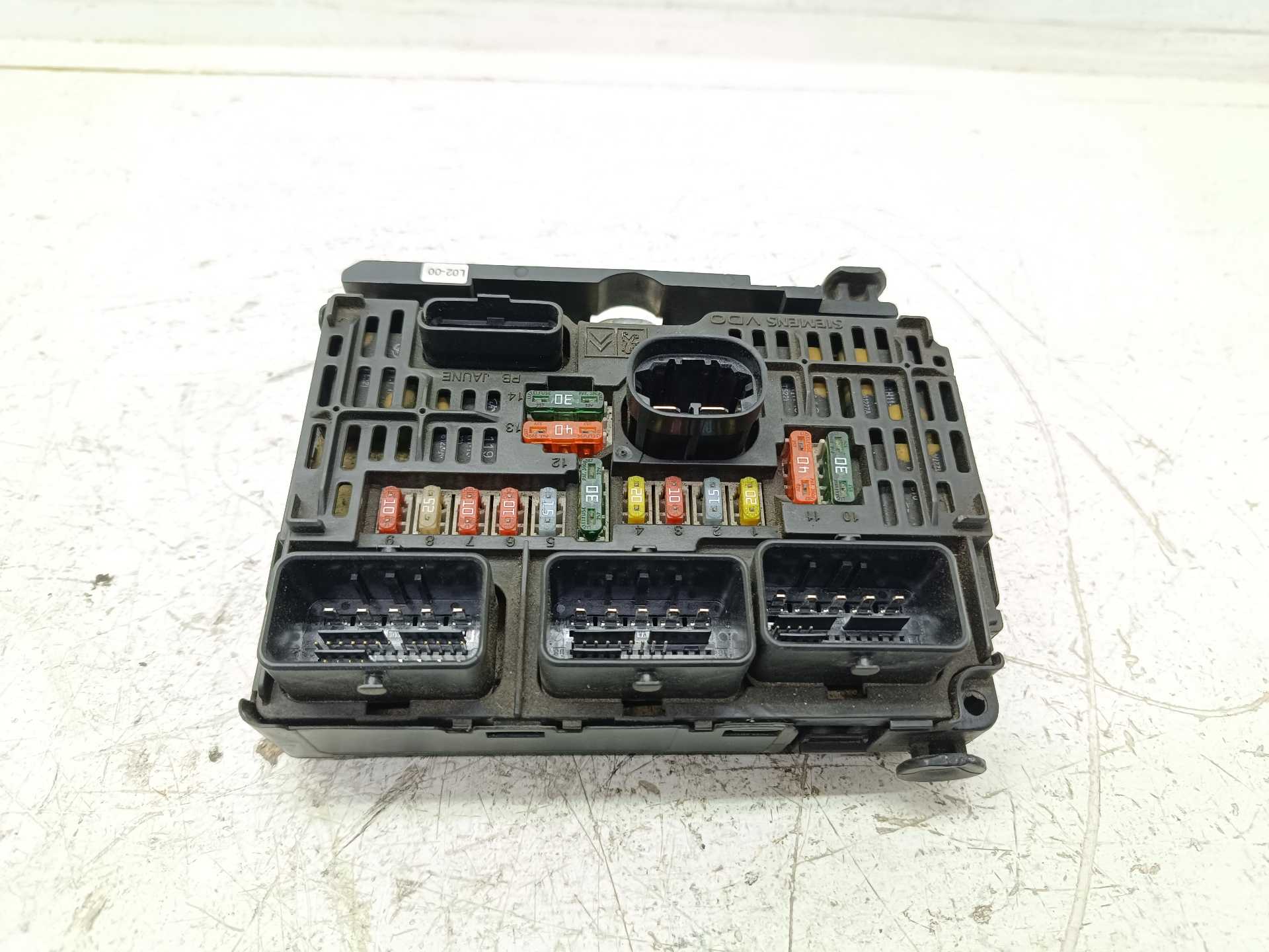 Recambio de centralita bcm para peugeot 407 sr sport referencia OEM IAM 9661682680-L02-00  