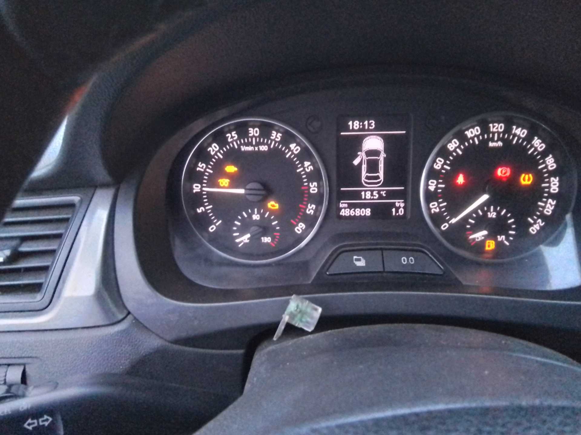 Recambio de cuadro instrumentos para skoda rapid 1.6 tdi dpf referencia OEM IAM   
