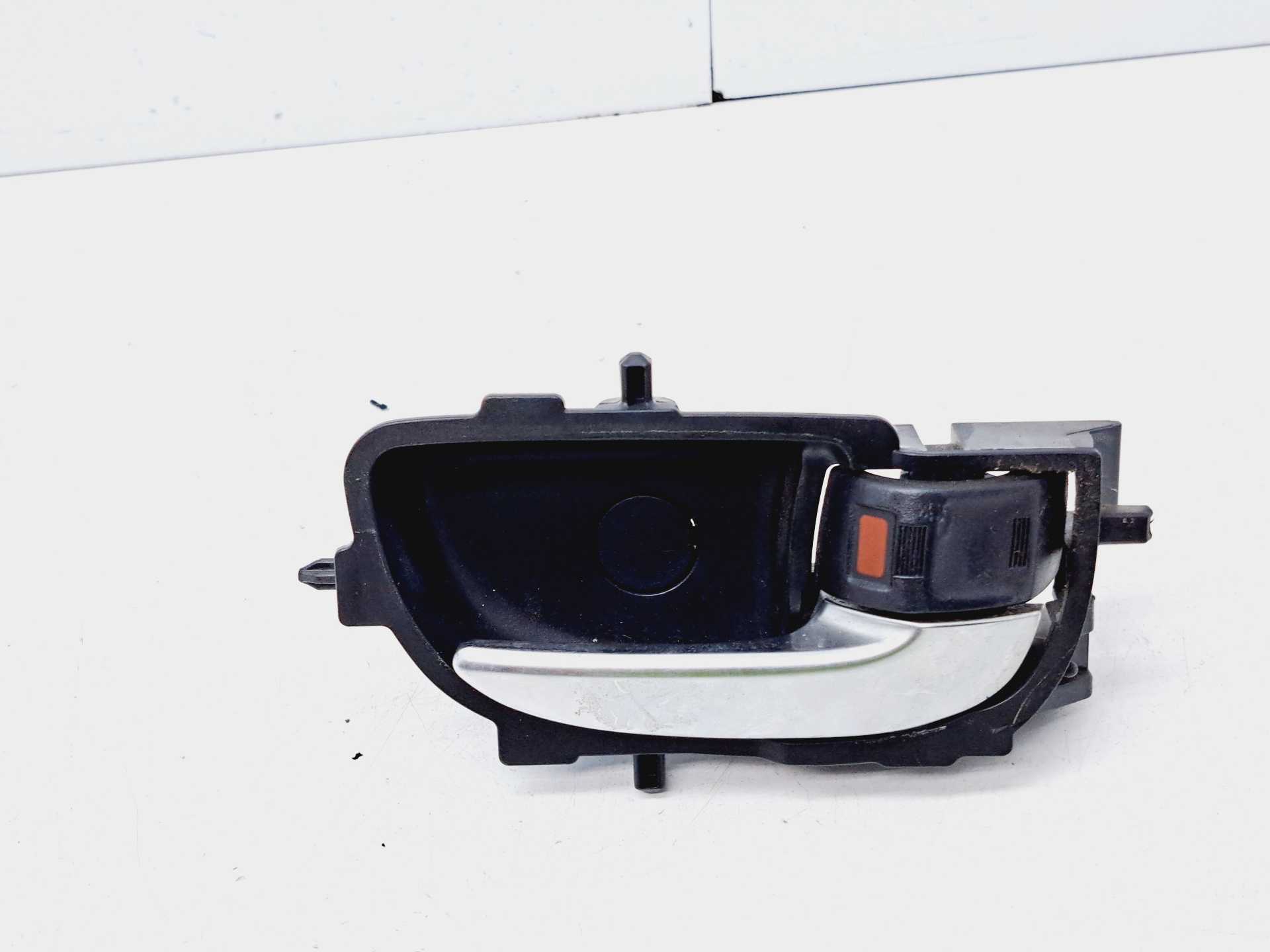 Recambio de maneta interior delantera derecha para toyota auris 1.8 16v (híbrido) referencia OEM IAM 692050D271  