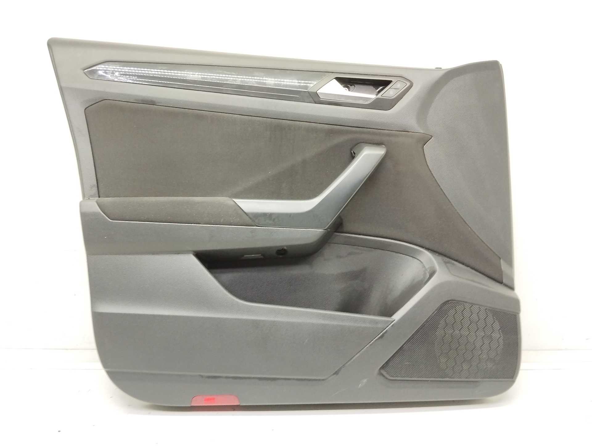 Recambio de guarnecido puerta delantera izquierda para volkswagen t-roc 1.5 16v tsi act referencia OEM IAM 2GAB867011  