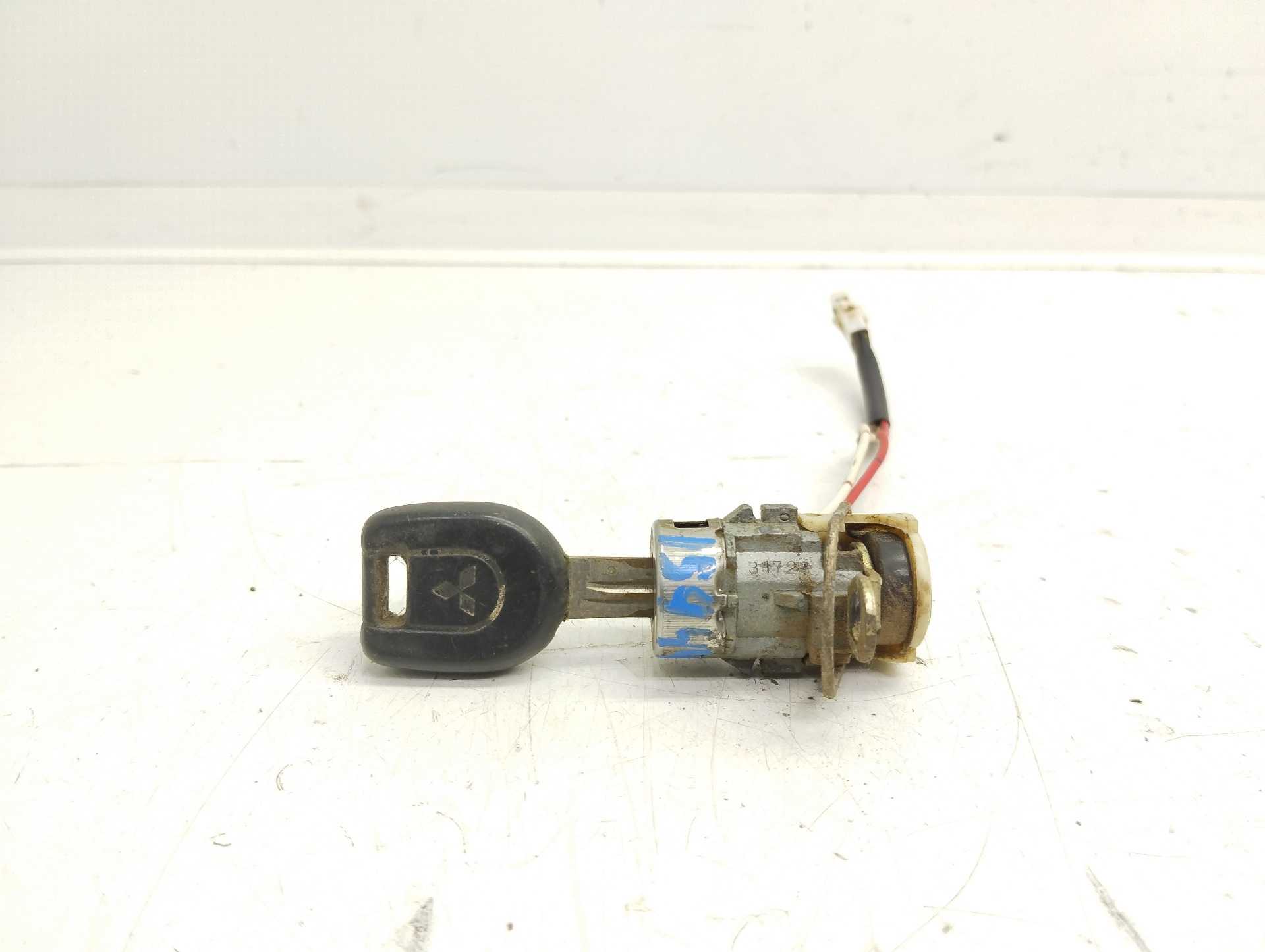 Recambio de bombin puerta delantera derecha para mitsubishi montero pinin (h60/h70) 1.8 cat referencia OEM IAM   