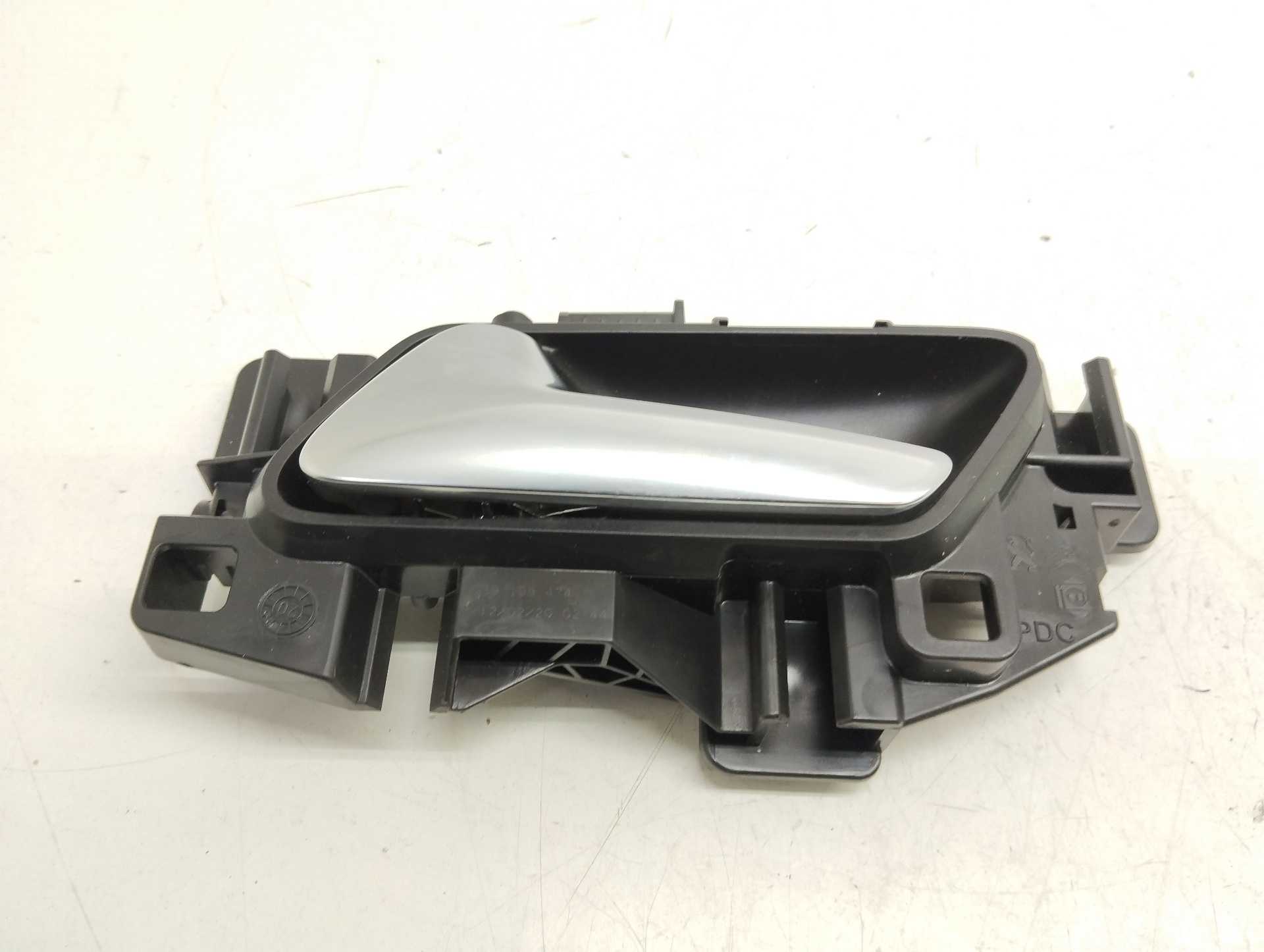 Recambio de maneta interior trasera izquierda para opel corsa f edition referencia OEM IAM 39198474  