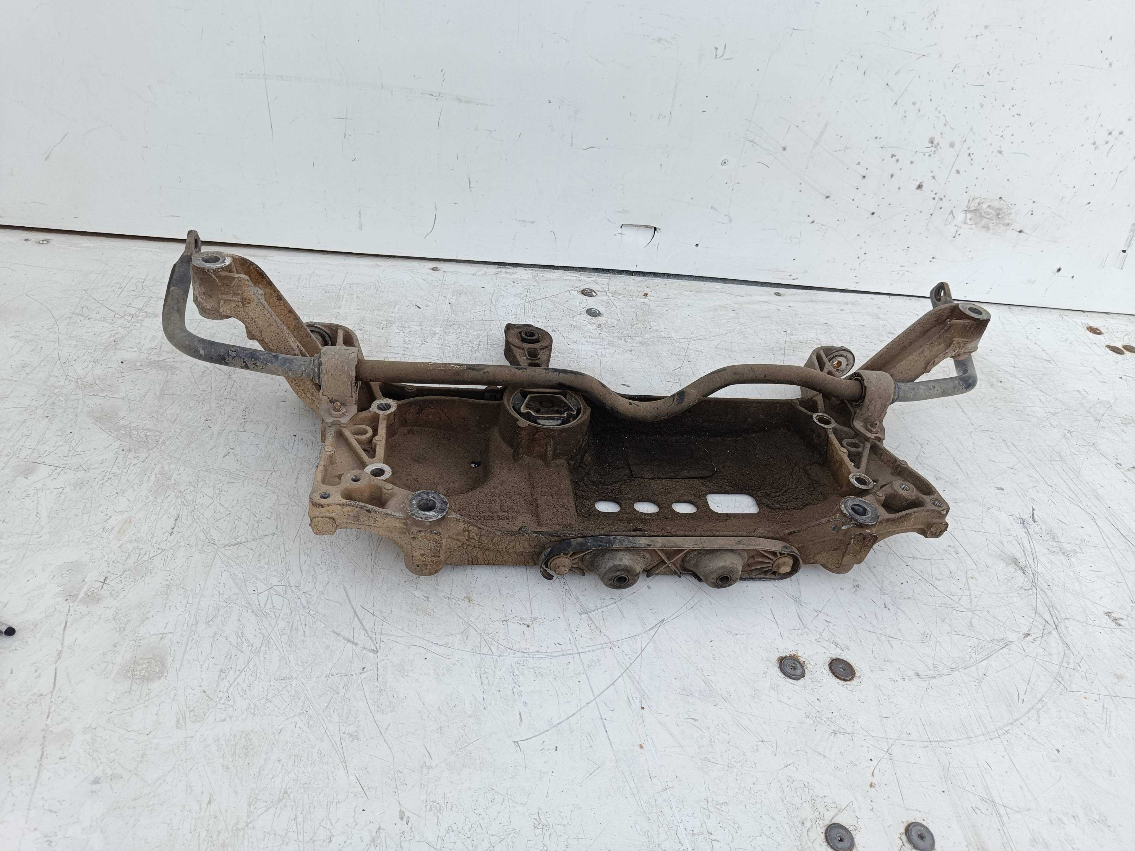 Recambio de cuna motor para volkswagen tiguan (5n1) 2.0 tdi referencia OEM IAM   