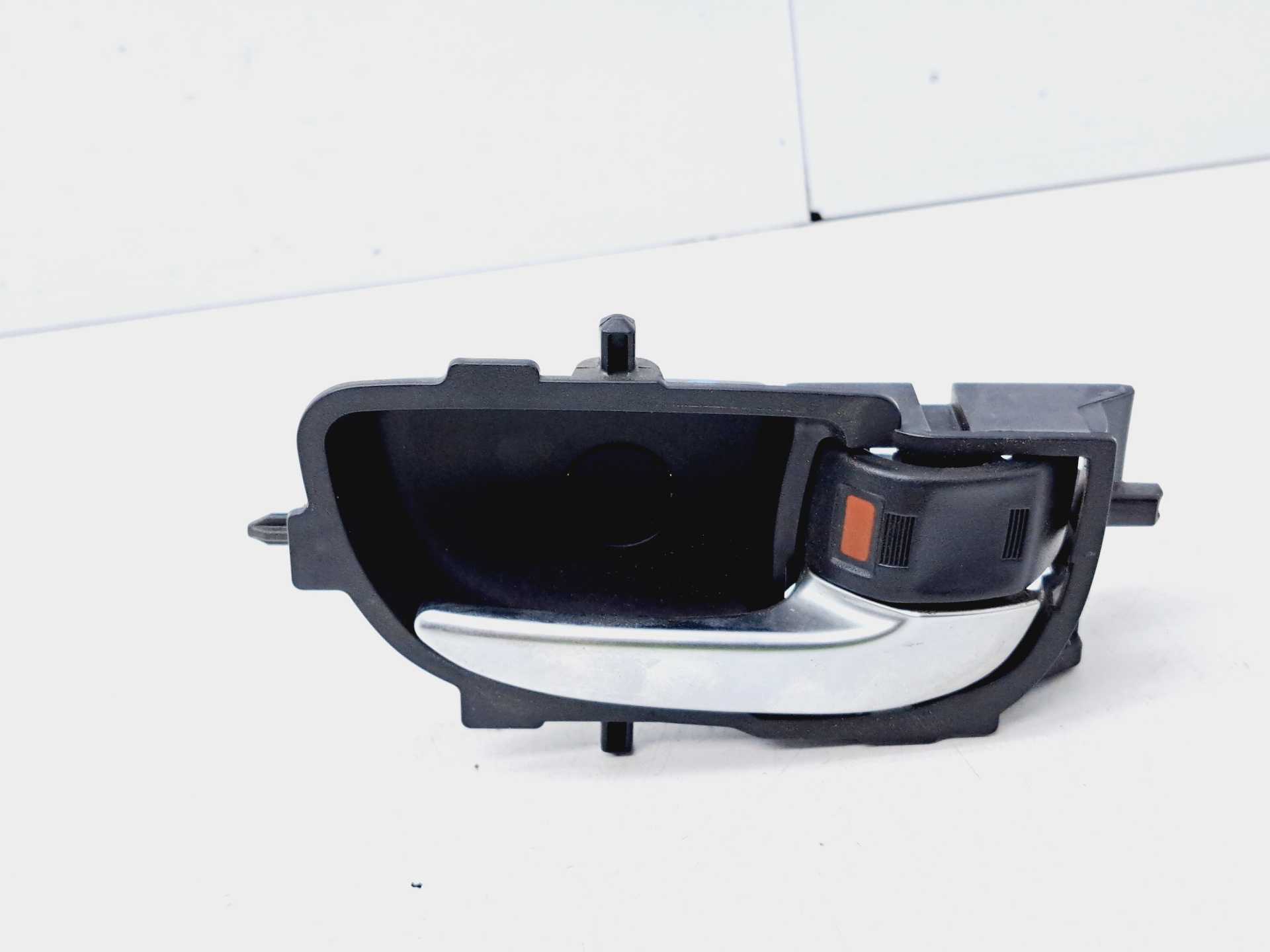 Recambio de maneta interior trasera derecha para toyota auris 1.8 16v (híbrido) referencia OEM IAM 692050D271  