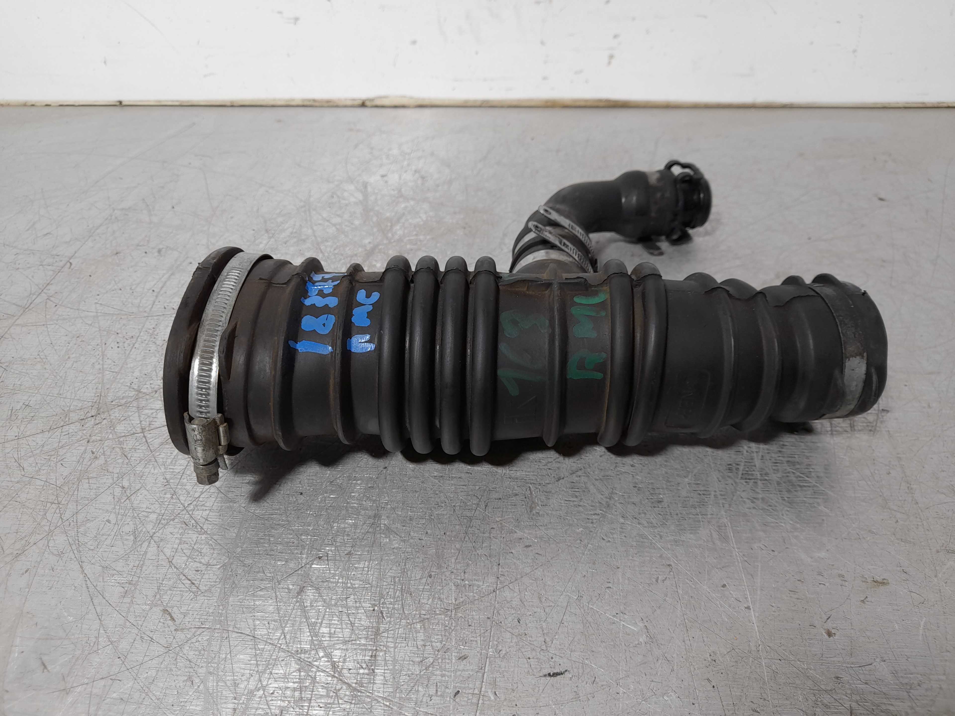 Recambio de tubo de admision para mazda 3 berlina (bk) 1.6 crdt active referencia OEM IAM  Y60313221D 