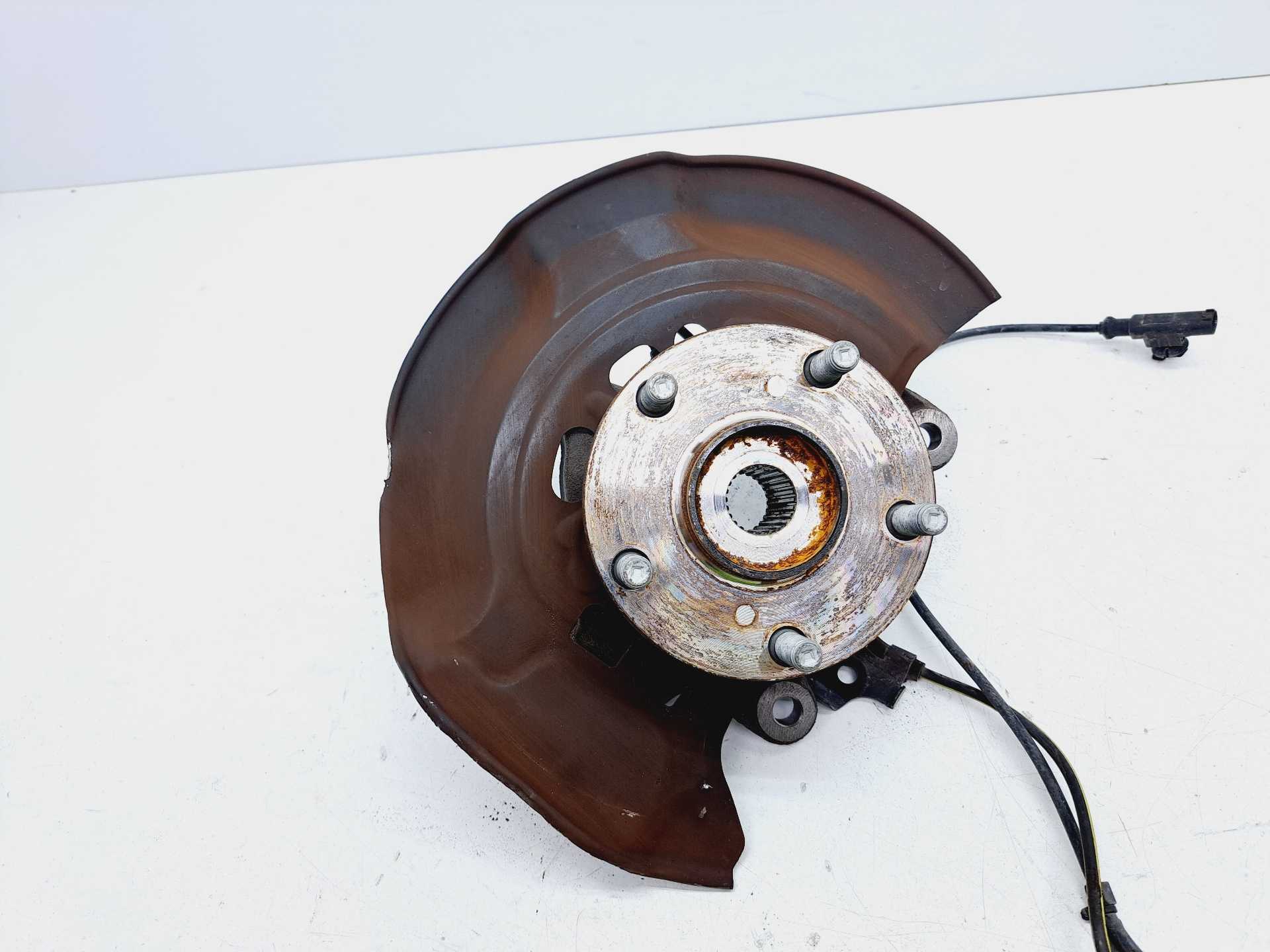 Recambio de mangueta delantera derecha para toyota auris 1.8 16v (híbrido) referencia OEM IAM 4321105090  