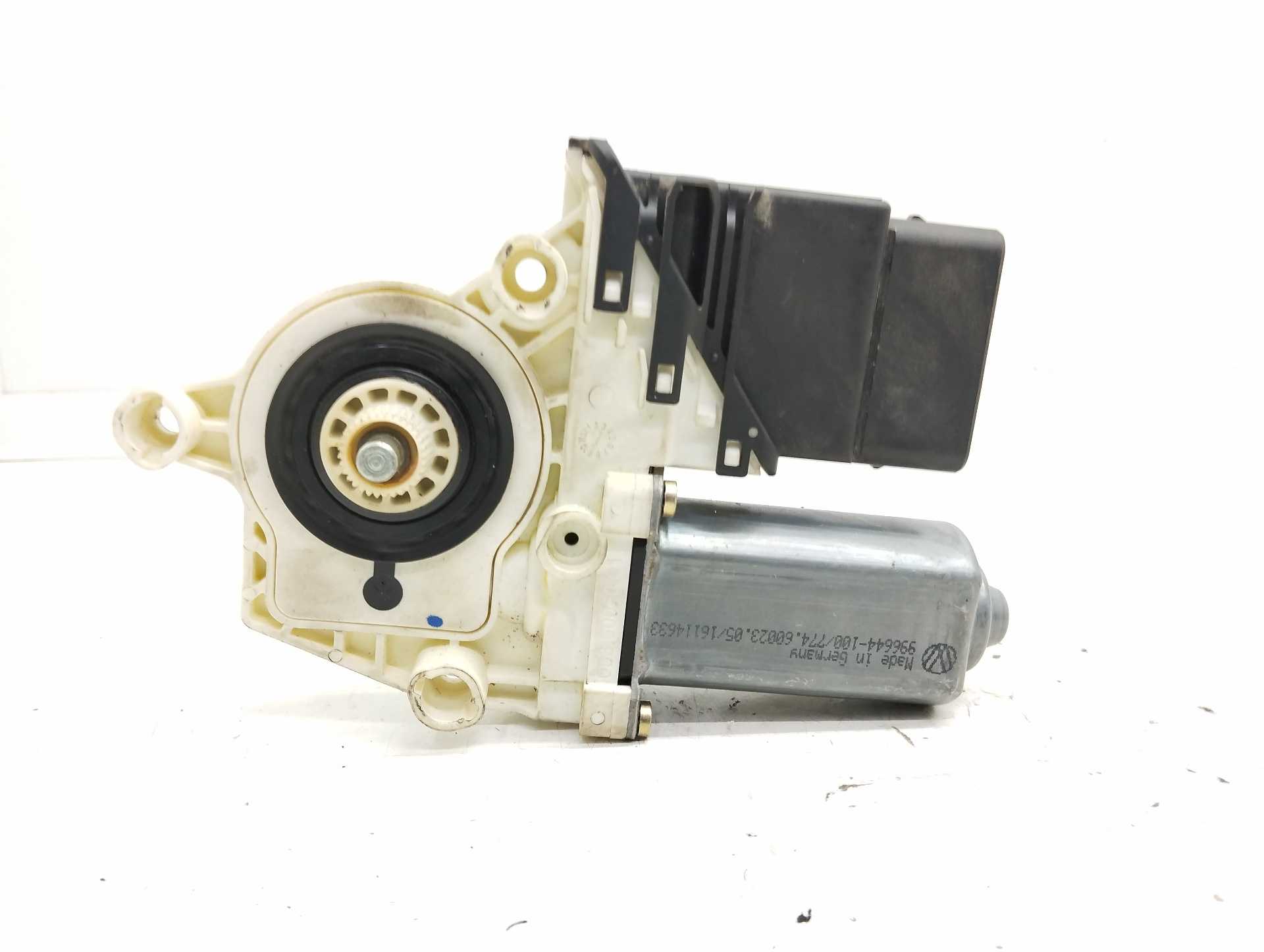 Recambio de motor elevalunas trasero derecho para skoda octavia berlina (1z3) active referencia OEM IAM 996644100 7746002305 