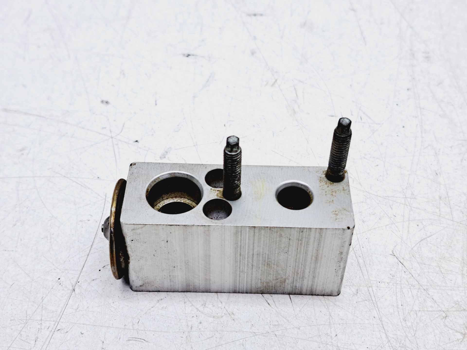 Recambio de valvula expansion para peugeot 3008 active referencia OEM IAM   