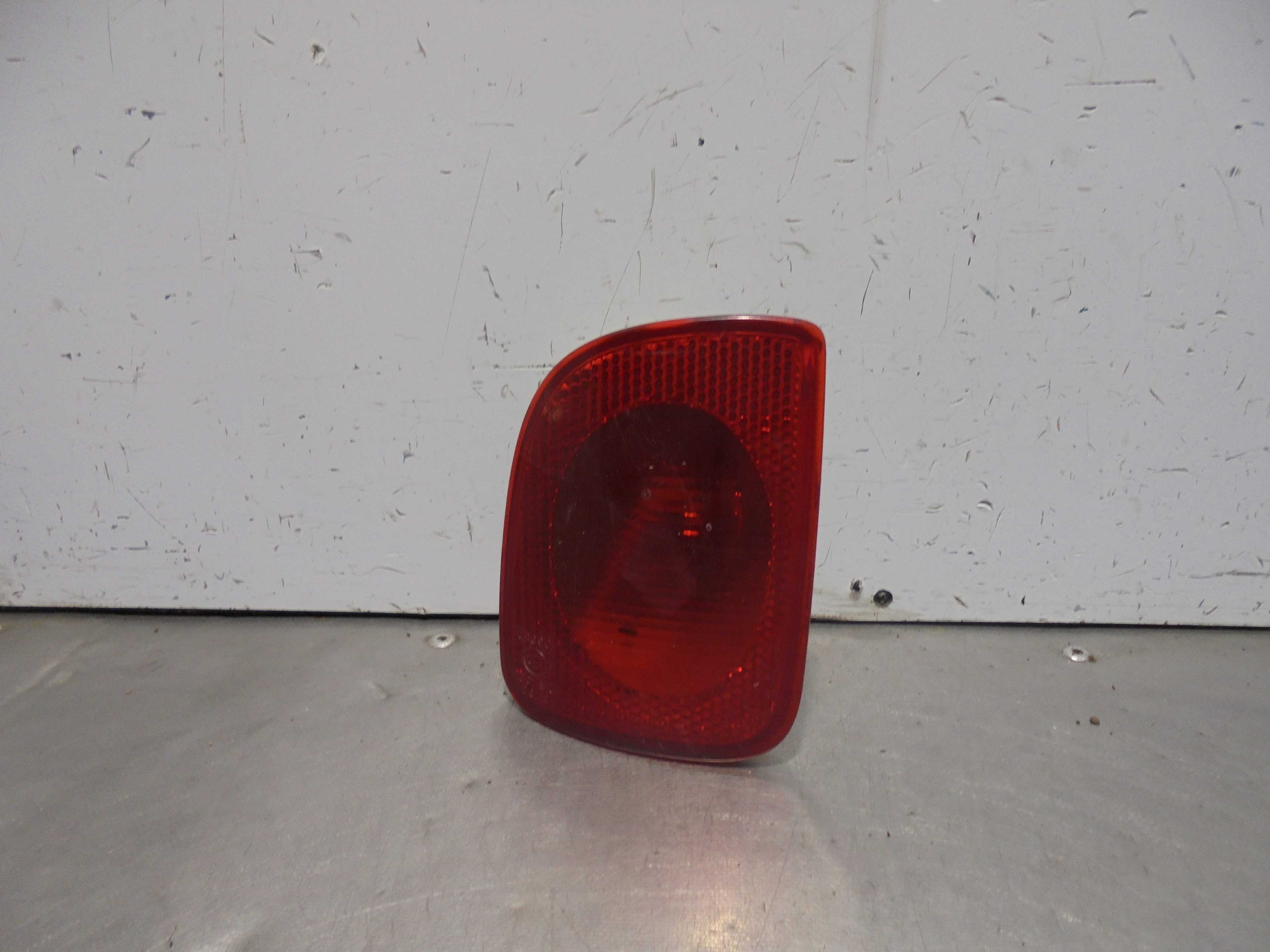 Recambio de catadrioptico derecho para renault kangoo dynamique referencia OEM IAM 8200419908 VALEO 
