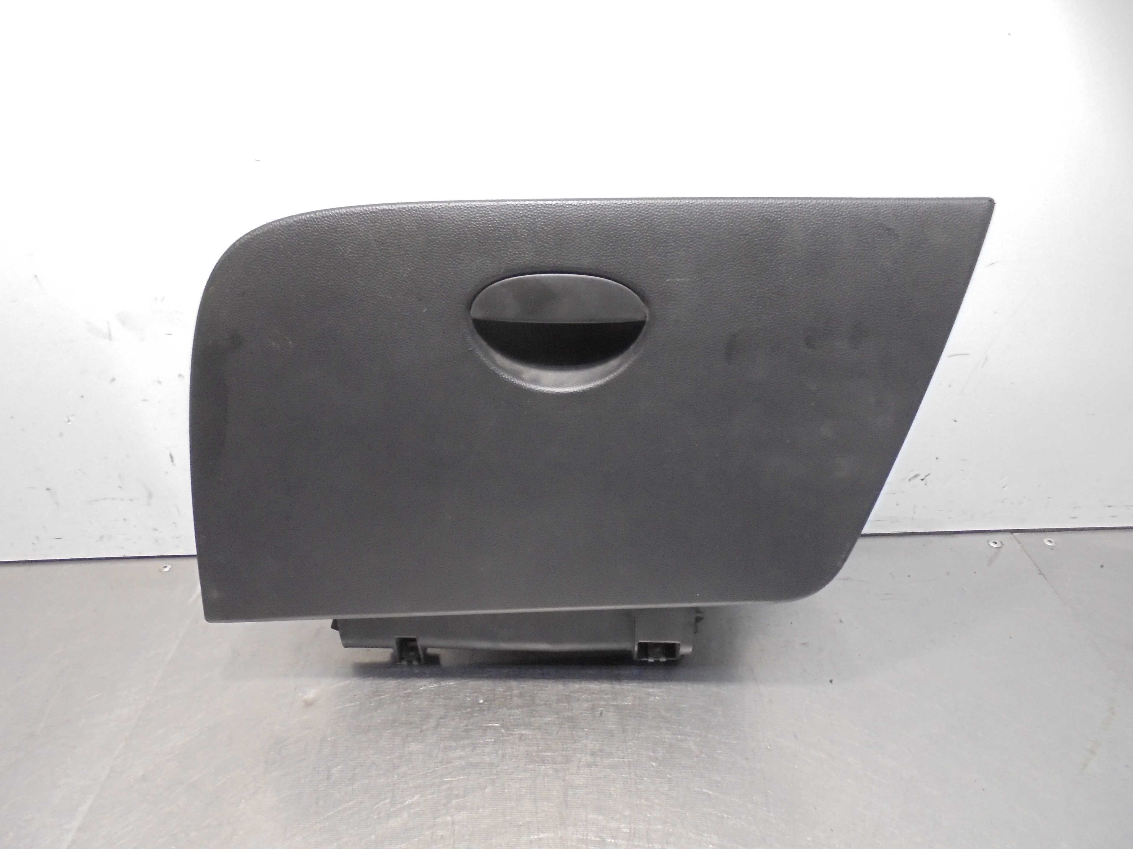 Recambio de guantera para seat ibiza sc (6p5) 1.4 16v tsi act referencia OEM IAM 1P1857103  